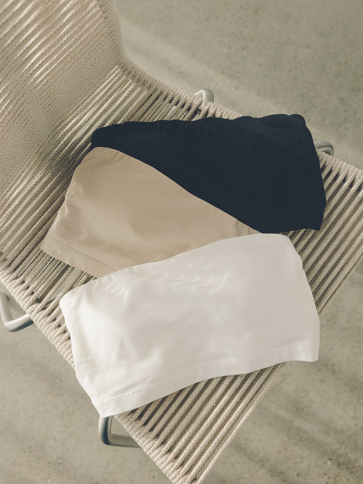 anuans カップインベアトップ アニュアンス トップス ベアトップ ホワイト ブラック【送料無料】