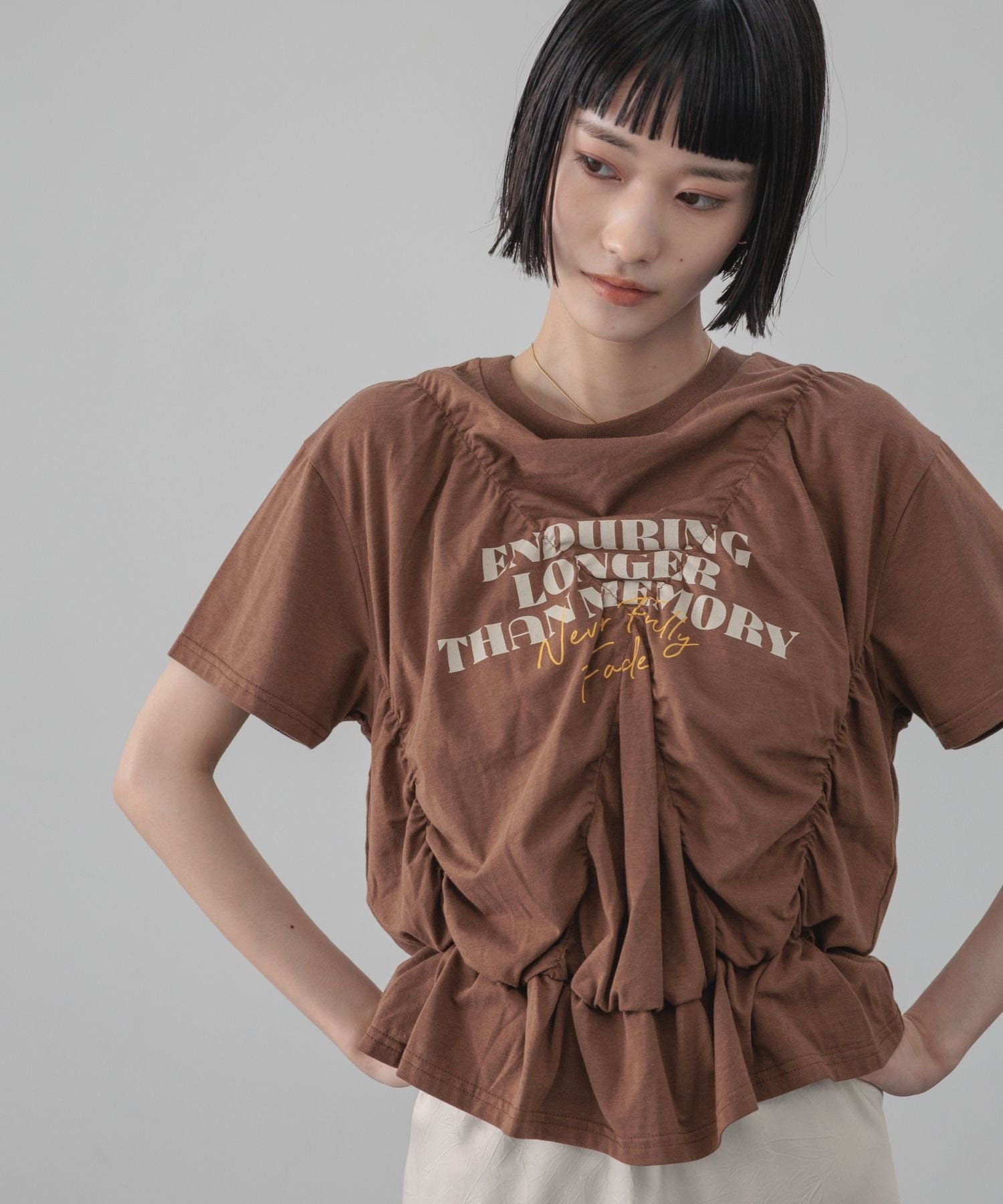 LOWRYS FARM シャーリングプリントTEE ローリーズファーム トップス カットソー・Tシャツ ブラック ブラウン ホワイト