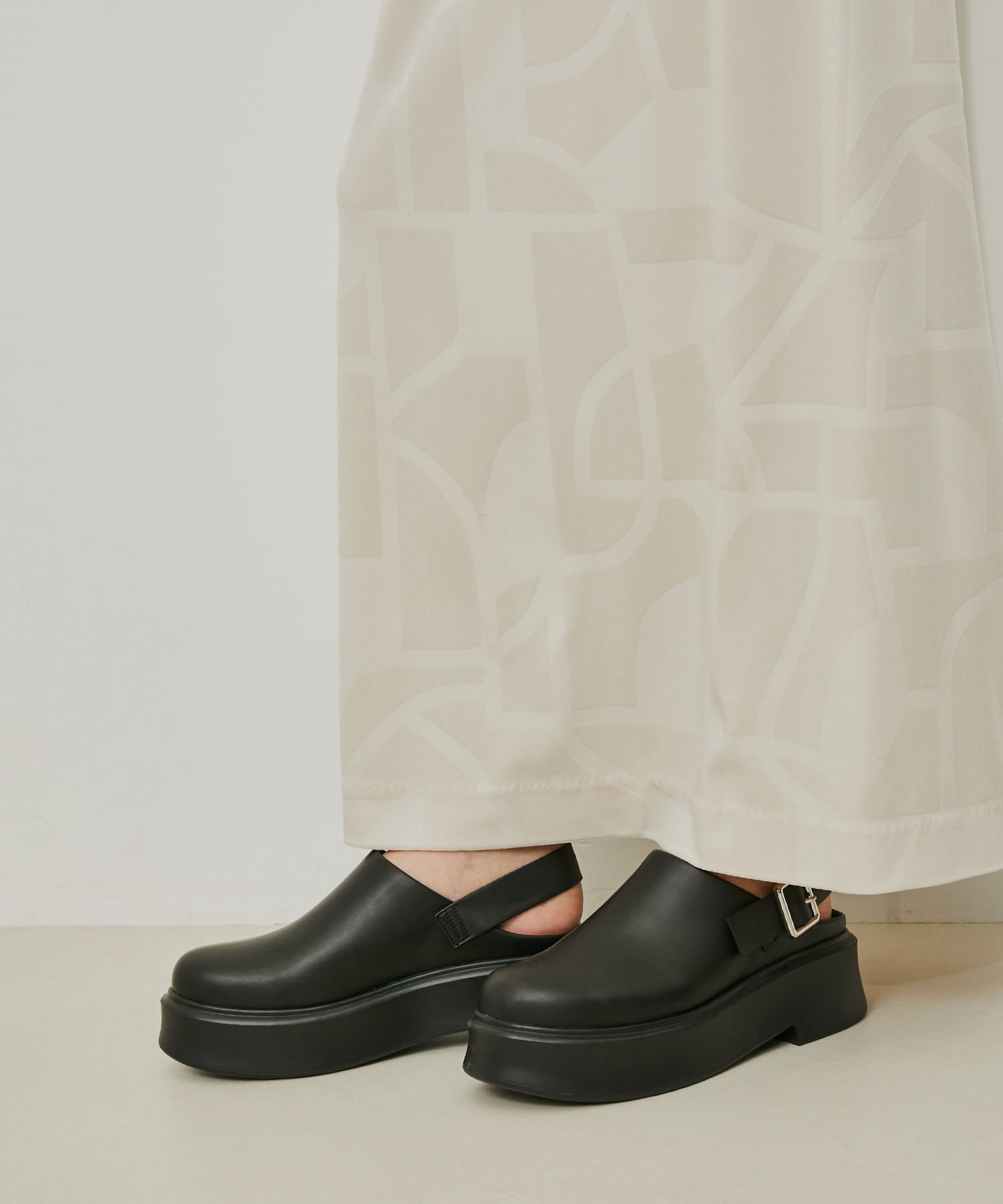 ADAM ET ROPE' FEMME ボリュームソールベルトクロッグ アダムエロペ シューズ・靴 サンダル ベージュ ブラック【送料無料】