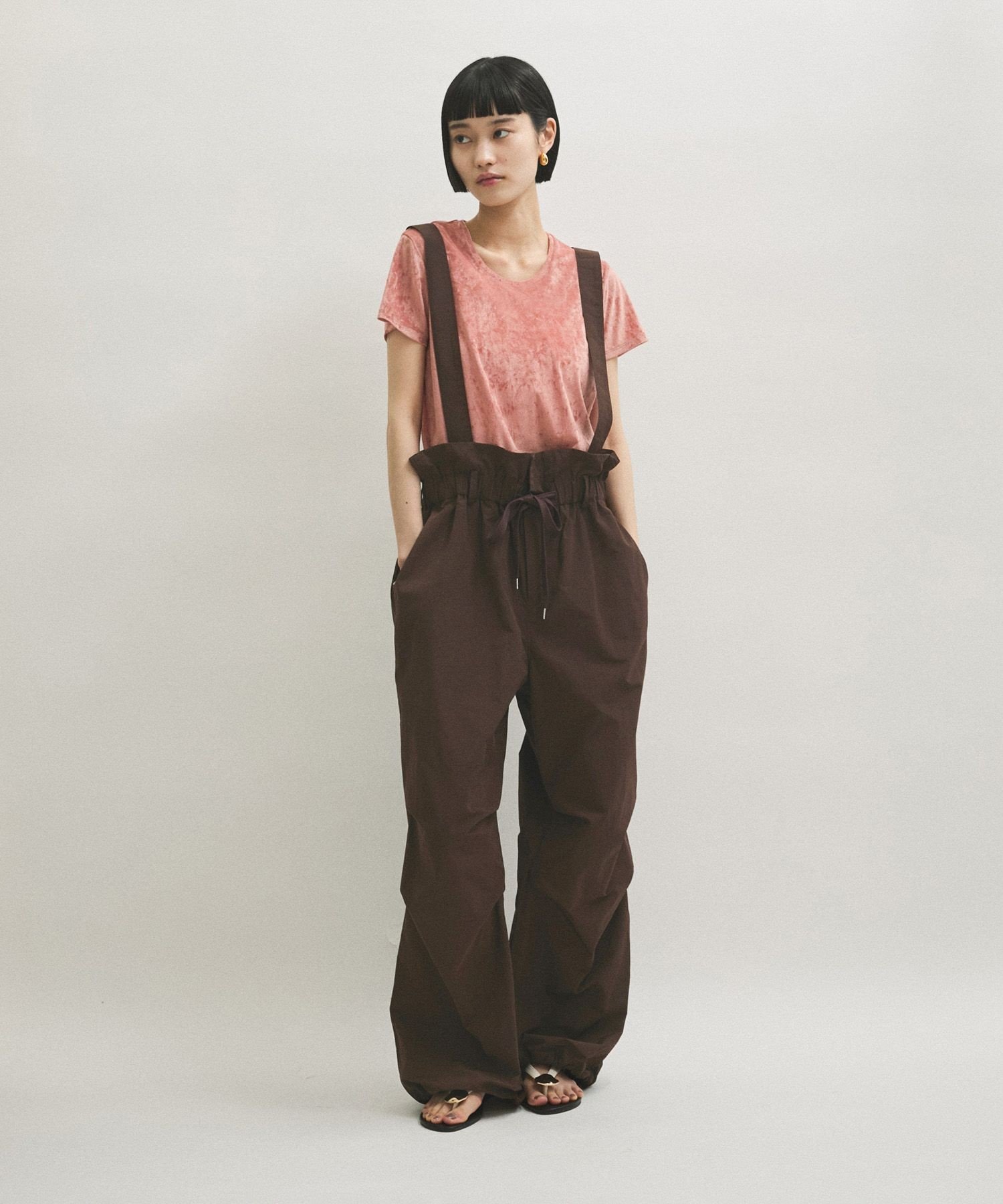 【SALE／50%OFF】ADAM ET ROPE' FEMME サスペンダーナイロンパンツ アダムエロペ パンツ その他のパンツ ベージュ【送料無料】のサムネイル