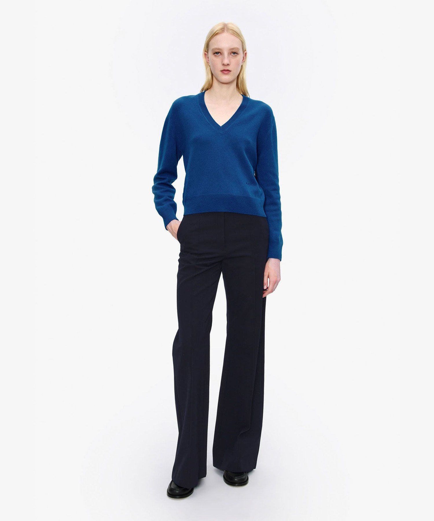 A.P.C. プレスライン入りストレートレッグパンツ アー・ぺー・セー パンツ スラックス・ドレスパンツ ネイビー【送料無料】