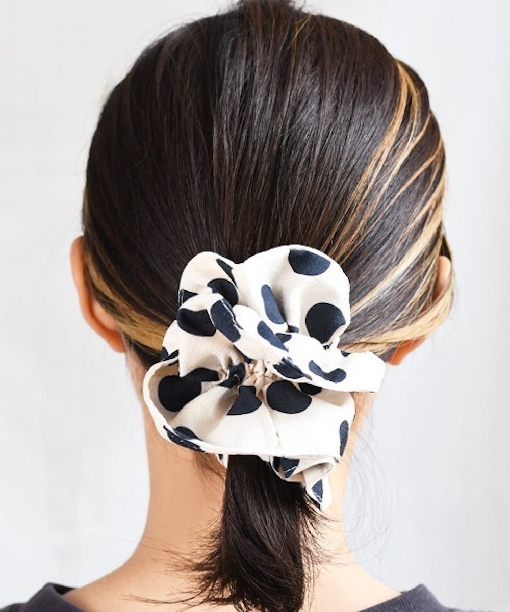 Fun&Daily Fun&Daily/(W)F&D : ラージドットレトロシュシュ ファンアンドデイリー ヘアアクセサリー ヘアゴム ホワイト