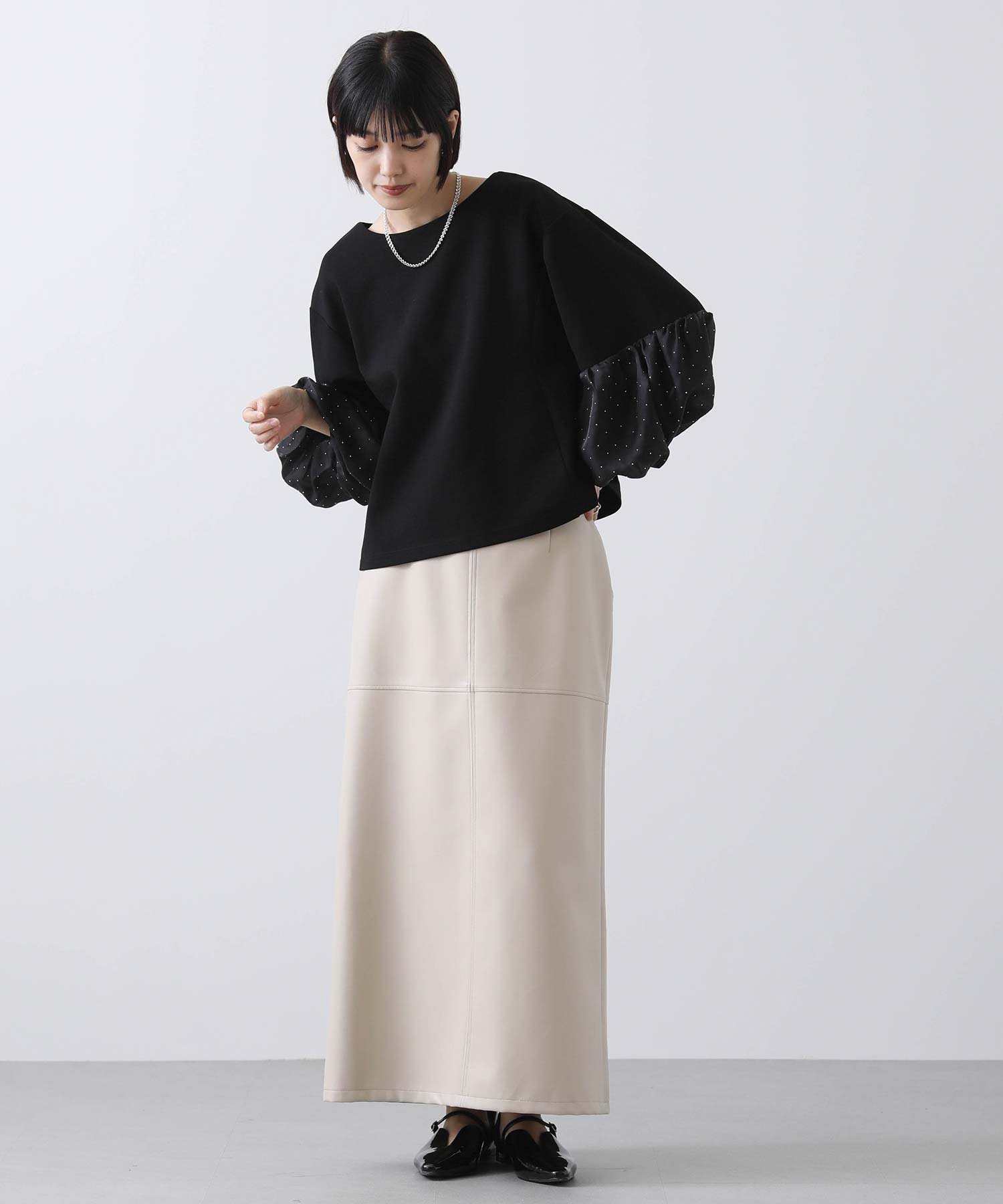 ストーンボリュームスリーブカットソー グレディブリリアン トップス カットソー・Tシャツ ブラック