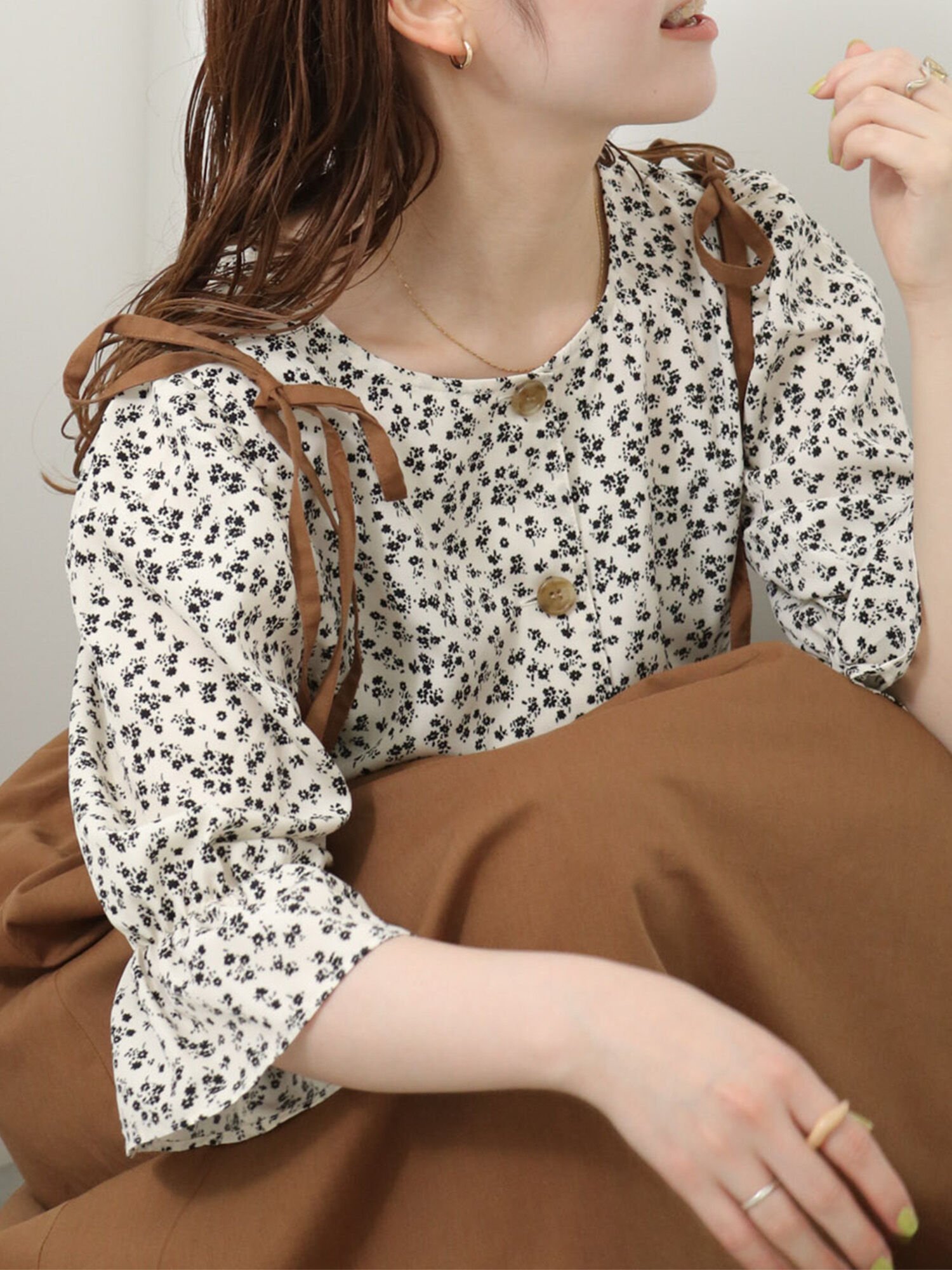 【SALE／55%OFF】ehka sopo 小花柄パフスリーブブラウス エヘカソポ トップス シャツ・ブラウス ホワイト グリーン ブラウン ブラックのサムネイル