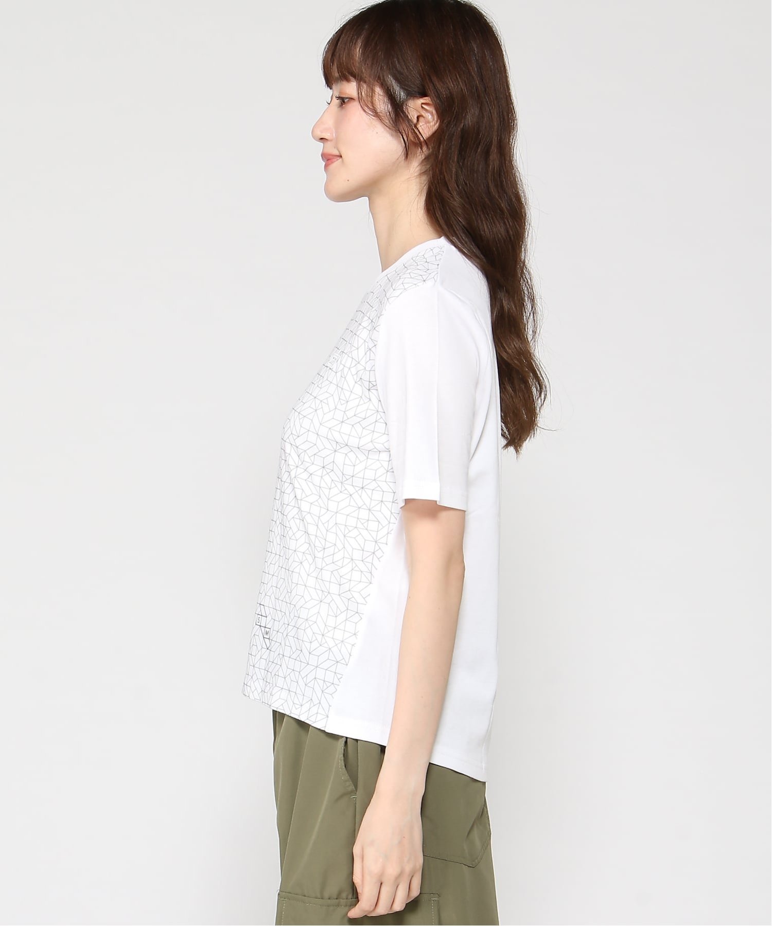 (W)スムース 幾何学 ロゴプリント Tシャツ クロコダイル トップス カットソー・Tシャツ ホワイト