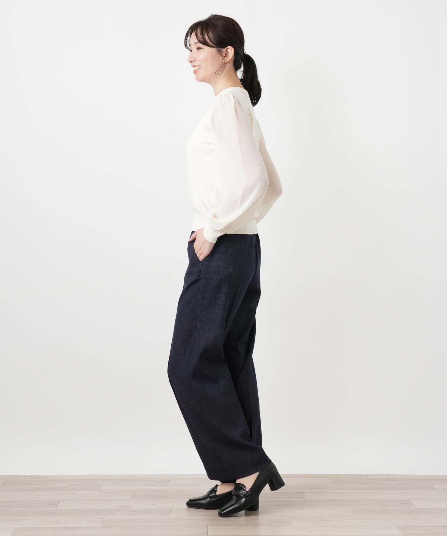Leilian センターシームデニムパンツ レリアン パンツ その他のパンツ ネイビー