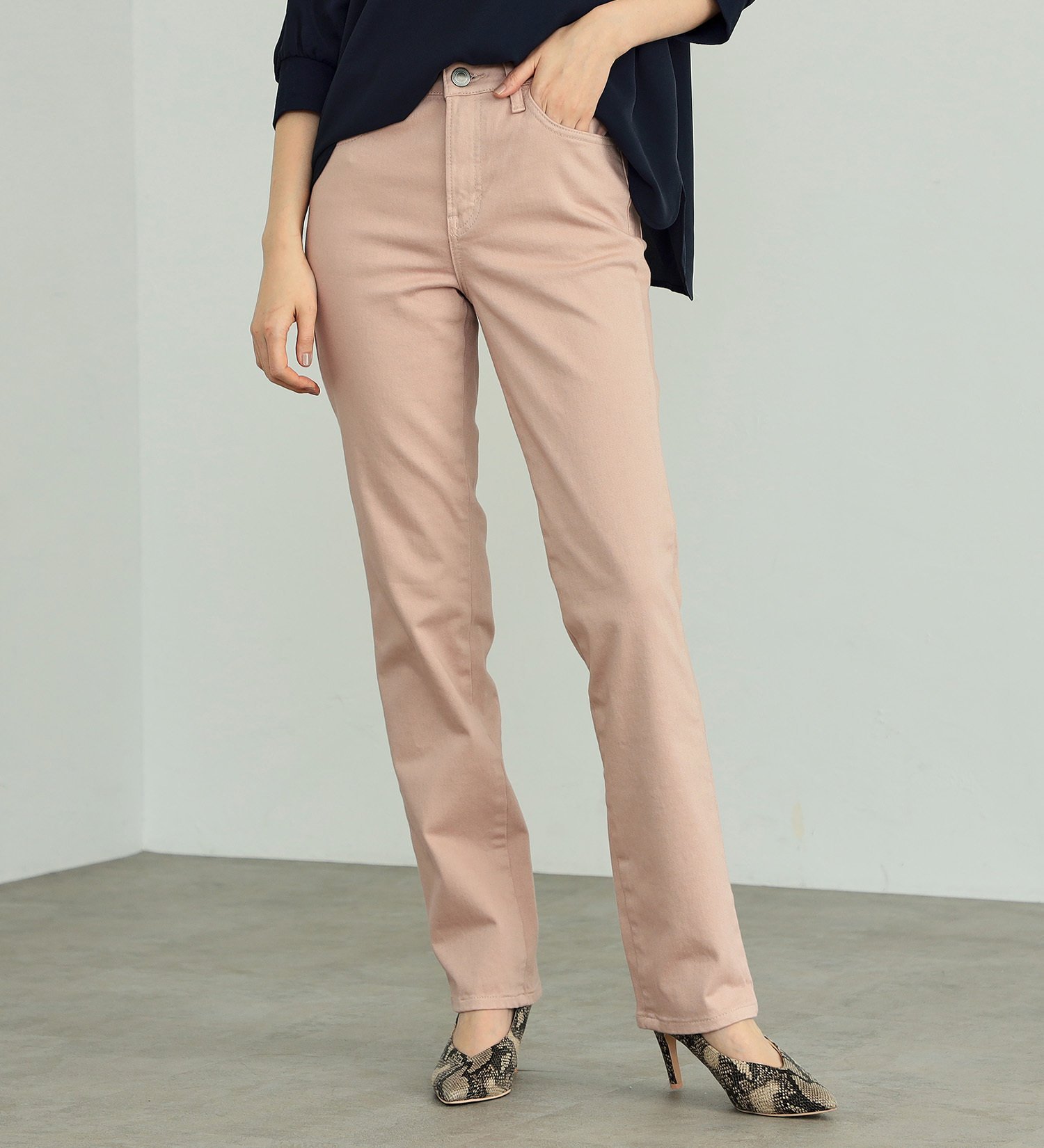 SOMETHING 【百貨店・直営店限定】SOMETHING printemps 股上深め ストレートデニムパンツ エドウインオンラインモール パンツ ジーンズ・デニムパンツ グレー ピンク
