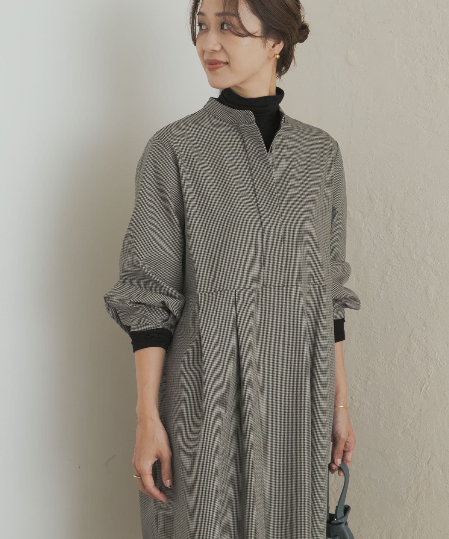 【SALE／20%OFF】URBAN RESEARCH DOORS 『UR TECH』チェック柄バルーンスリーブワンピース アーバンリサーチドアーズ ワンピース・ドレス ワンピース ブラウン グレー ネイビー【送料無料】のサムネイル