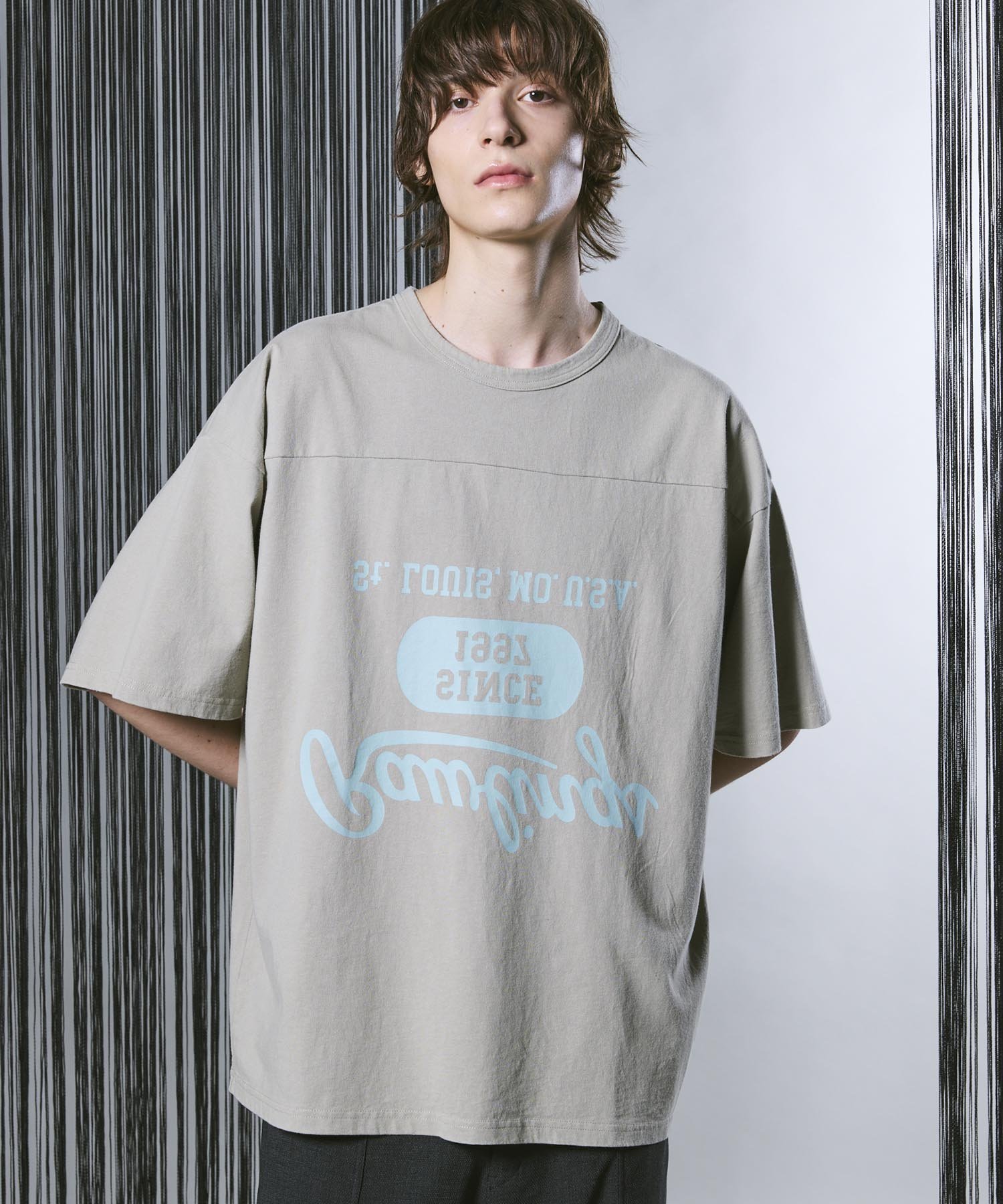 【SALE／30%OFF】MAISON SPECIAL Mirror Logo Print Prime-Over Football Crew Neck T-shirt メゾンス..
