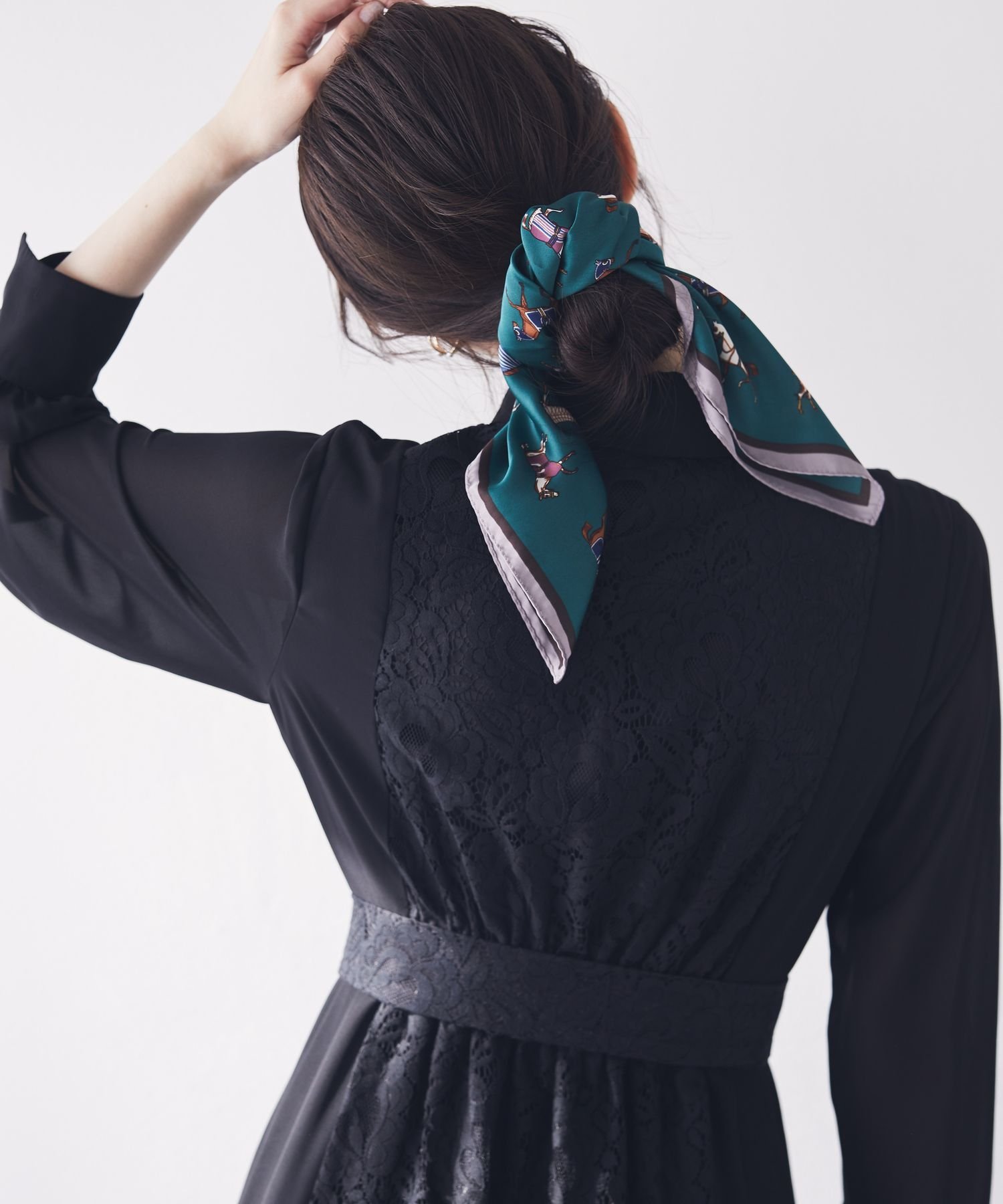 Andemiu フォールプリントスカーフ アンデミュウ ファッション雑貨 スカーフ・バンダナ グリーン ホワイト ブラック ピンク ベージュ イエロー ブルー