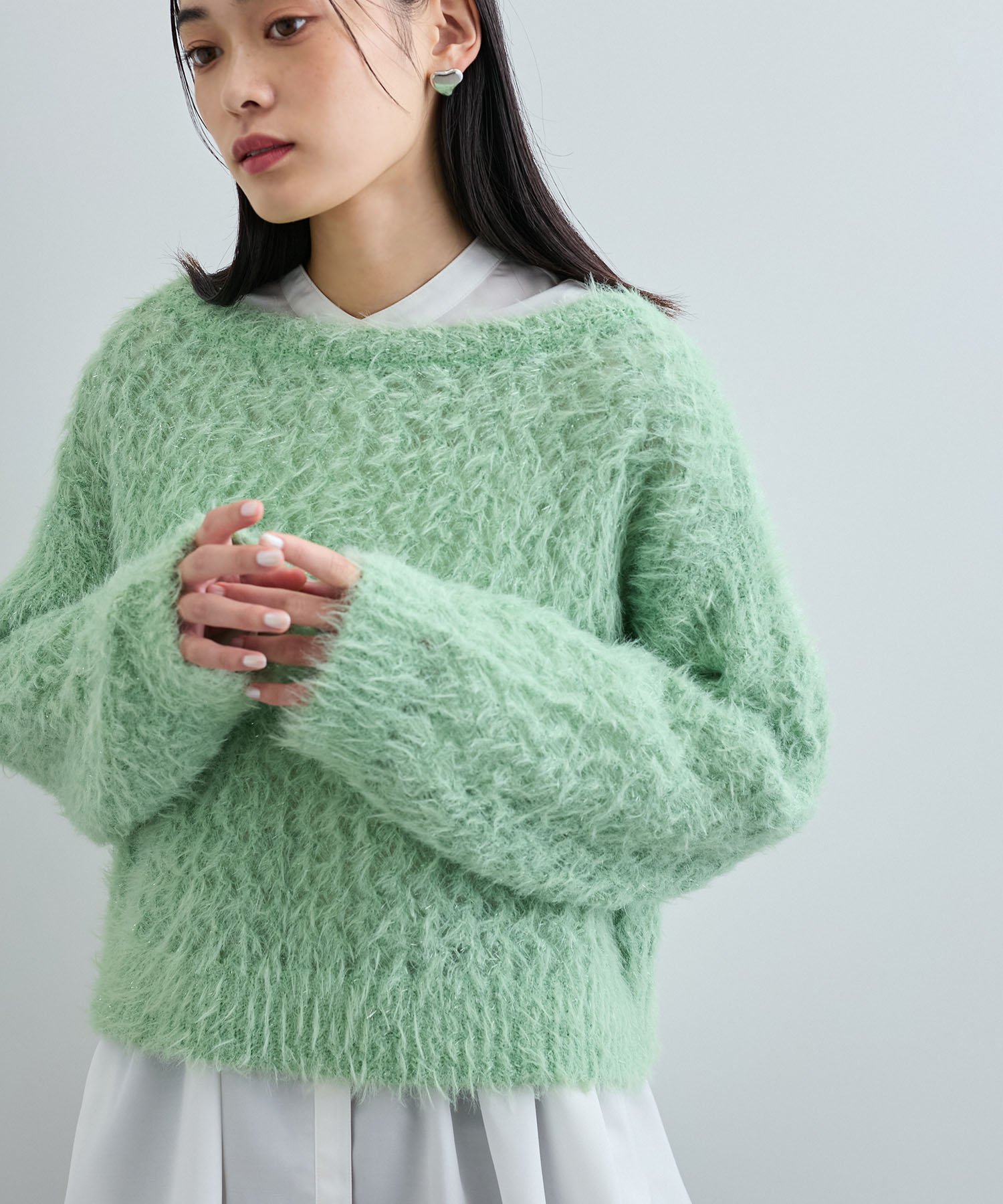 VIS キラッと華やか!透かし柄シャギーニットプルオーバー ビス トップス ニット ホワイト グリーン グレー