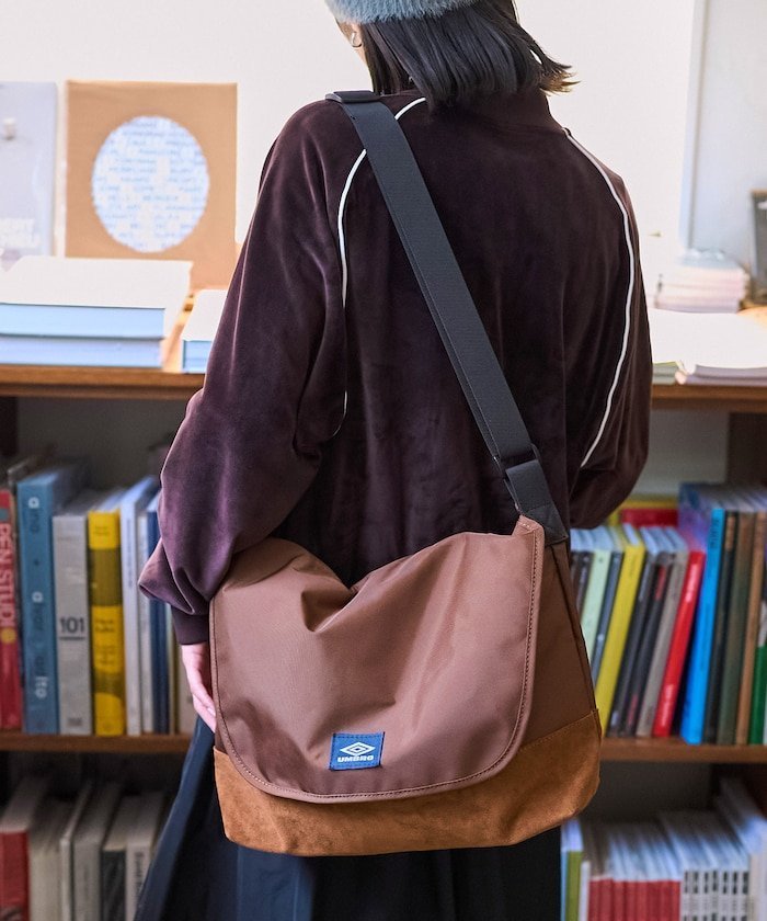 【SALE／50%OFF】UMBRO SP CLASSIC MESSENGER BAG 25AW フリークスストア バッグ ショルダーバッグ ブラウン ブラック
