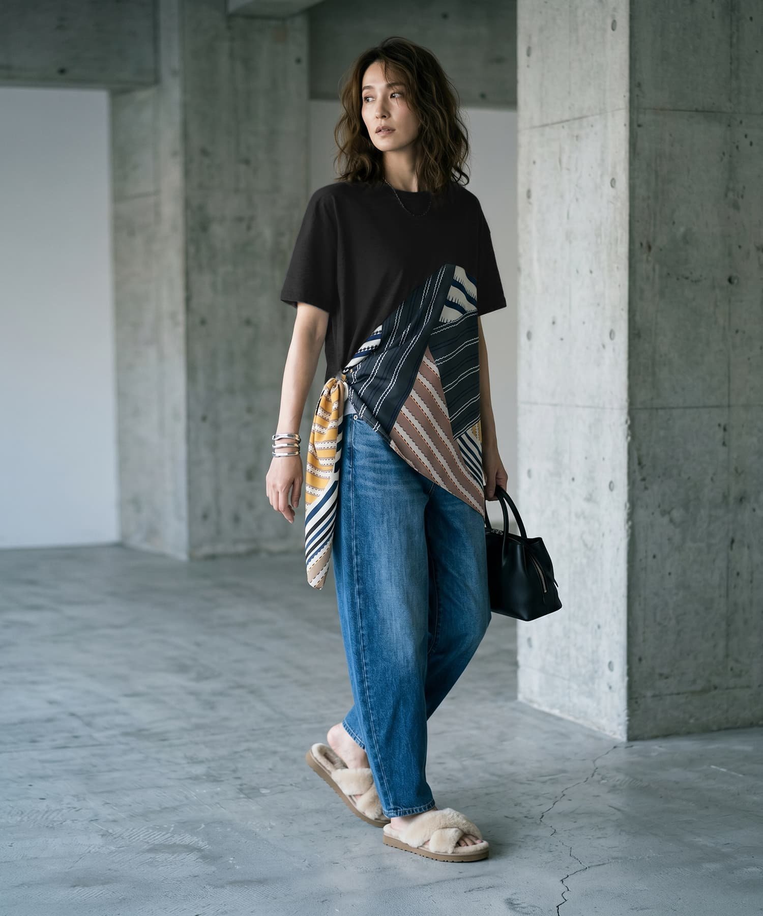 STYLE DELI 【BLK001】スカーフ柄パッチワークTシャツ スタイルデリ トップス カットソー・Tシャツ ブラック ホワイト
