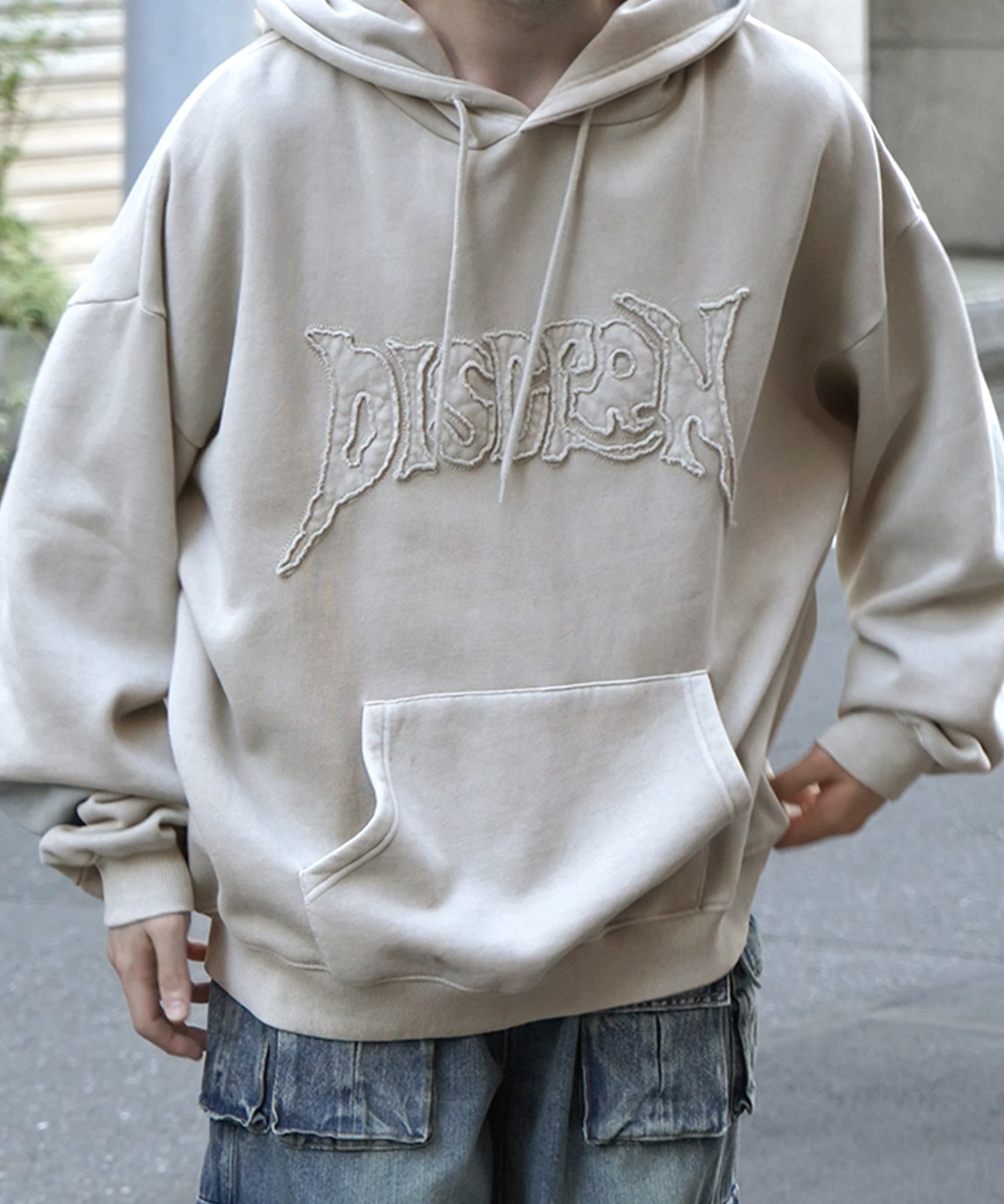 Confirm (M)カットオフロゴパーカー コンファーム トップス パーカー・フーディー ベージュ ブラウン【送料無料】