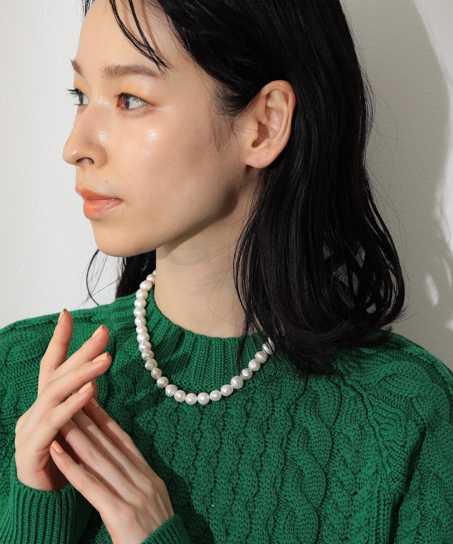 Demi-Luxe BEAMS（デミルクス ビームス）jour couture / Dimple.03 パールネックレスデコルテを華やかに飾る・いびつな形のパールが連なったショートネックレス・金具の素材とデザインを変更した＜Demi-Lux...