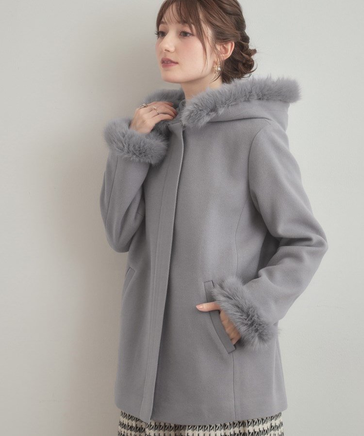 Couture Brooch 【大人可愛い・フード取り外し可能】フードフェイクファー ハーフ丈コート クチュールブローチ ジャケット・アウター その他のジャケッ...