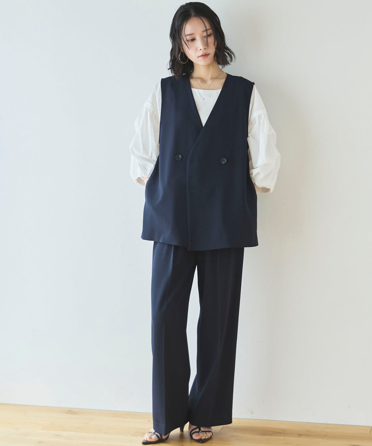 DOUX ARCHIVES 【多機能麻調合繊】ジレ ドゥアルシーヴ ジャケット・アウター その他のジャケット・アウター ネイビー ベージュ【送料無料】