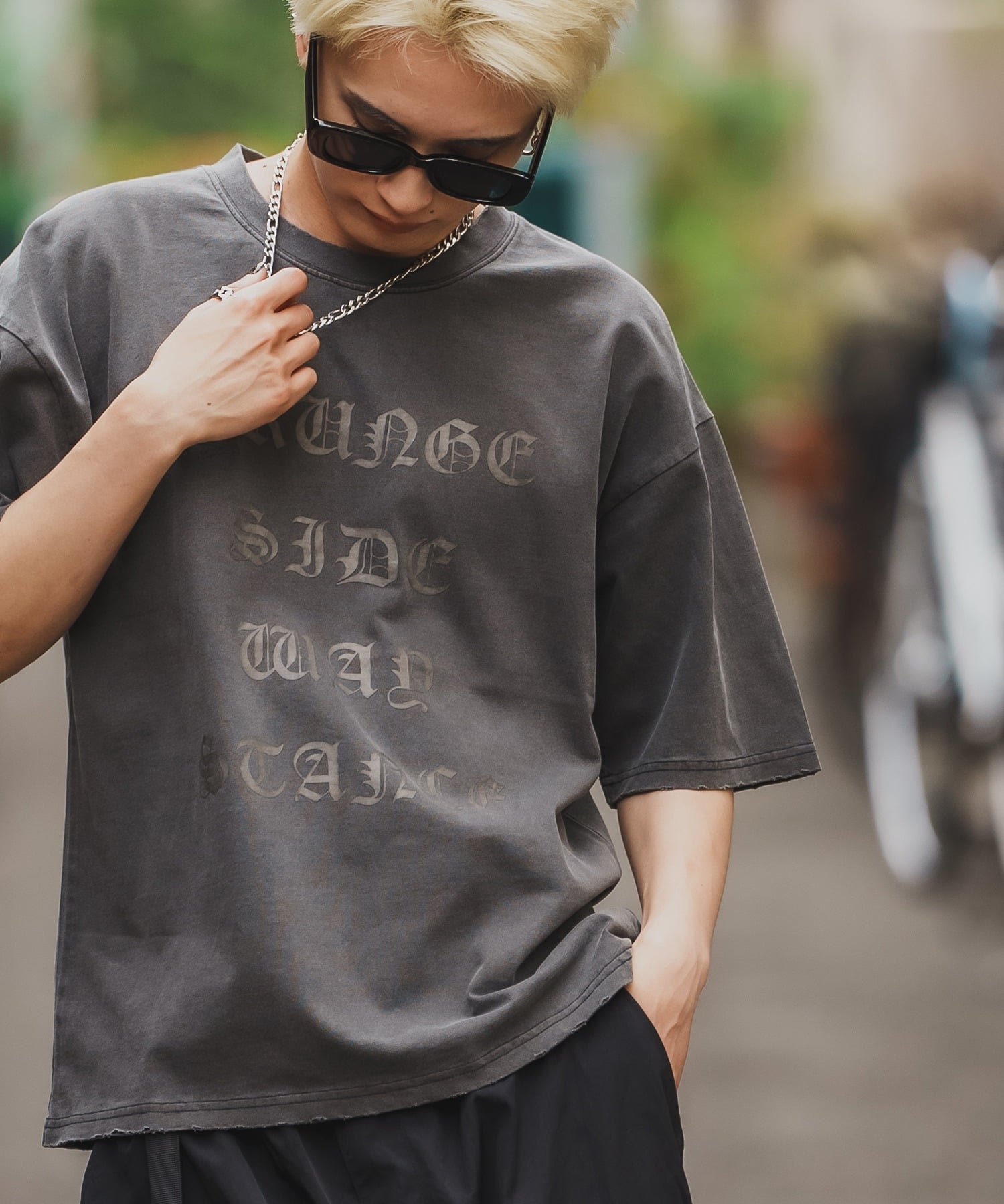 【SALE／59%OFF】SIDEWAY STANCE SIDEWAY STANCE サイドウェイスタンス ブラックレター ロゴ グランジ 半袖T インプローブス トップス カットソー・Tシャツ ブラウン ブラック