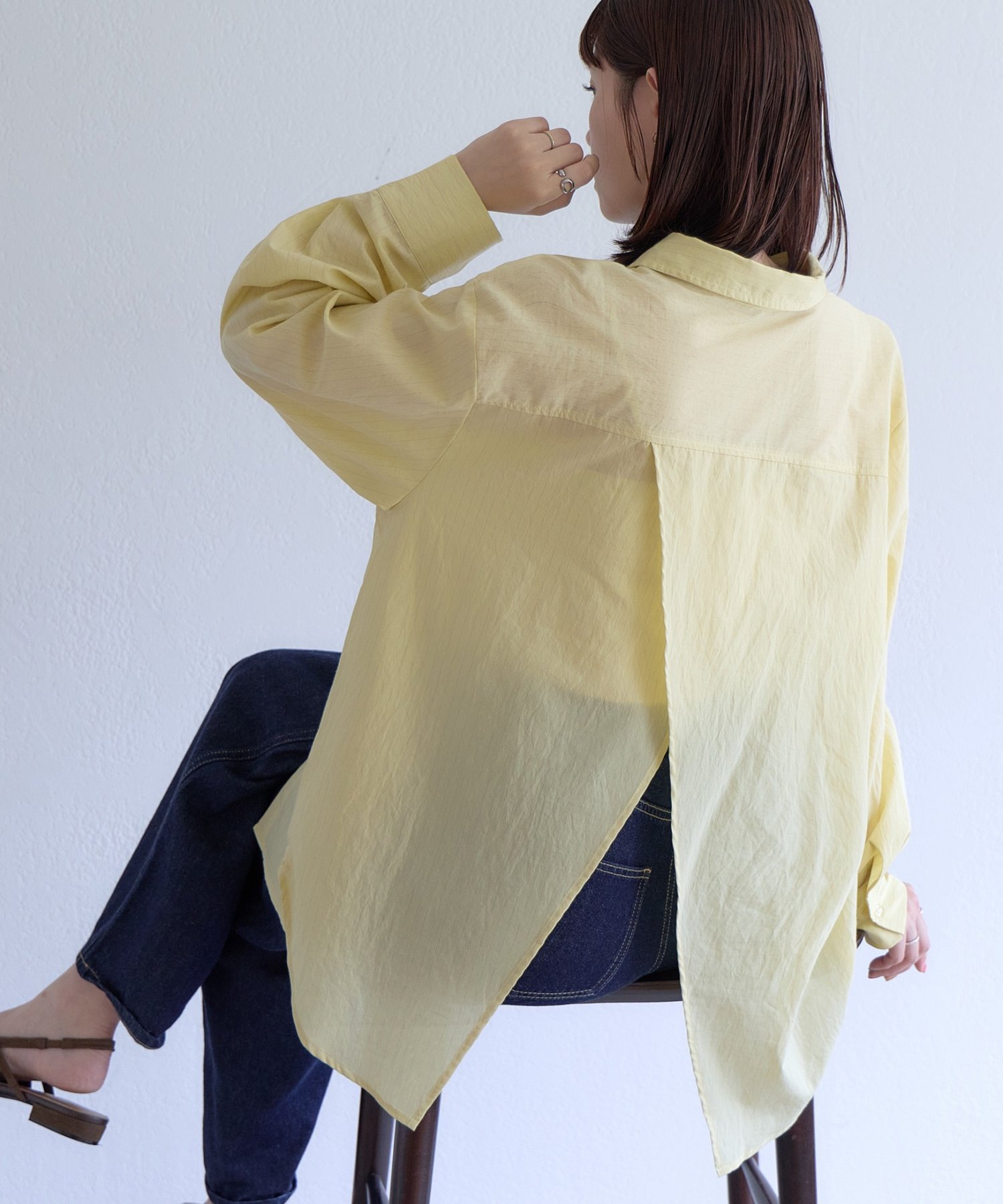 【WEB限定】バックスリットシアーストライプシャツ ディスコート トップス シャツ・ブラウス ホワイト ピンク イエロー