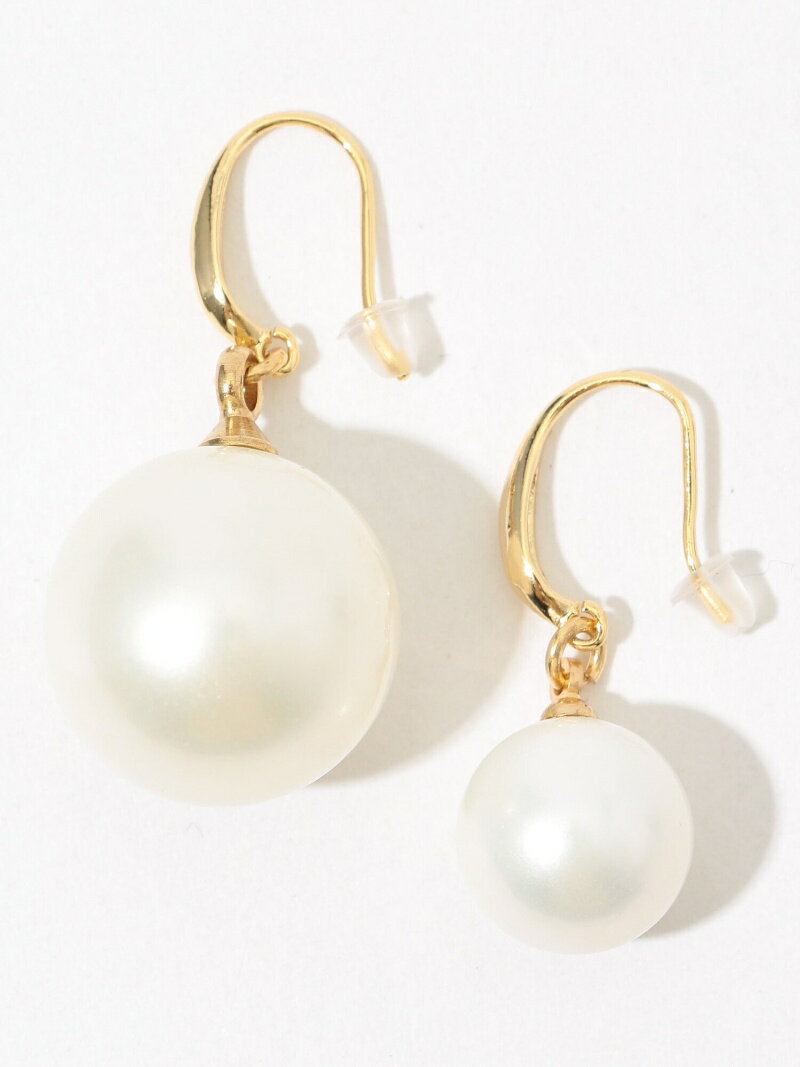 【SALE／30%OFF】TOMORROWLAND GOODS Kenneth Jay Lane アシンメトリーパールピアス トゥモローランド アクセサリー・腕時計 ピアス ホワイト【送料無料】のサムネイル