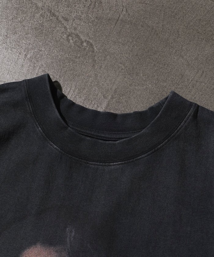 【EXCLUSIVE】 Amy Winehouse / エイミー・ワインハウス グラフィッククルーネックTシャツ フリークスストア トップス カットソー・Tシャツ ブラック