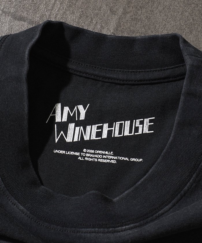 【EXCLUSIVE】 Amy Winehouse / エイミー・ワインハウス グラフィッククルーネックTシャツ フリークスストア トップス カットソー・Tシャツ ブラック