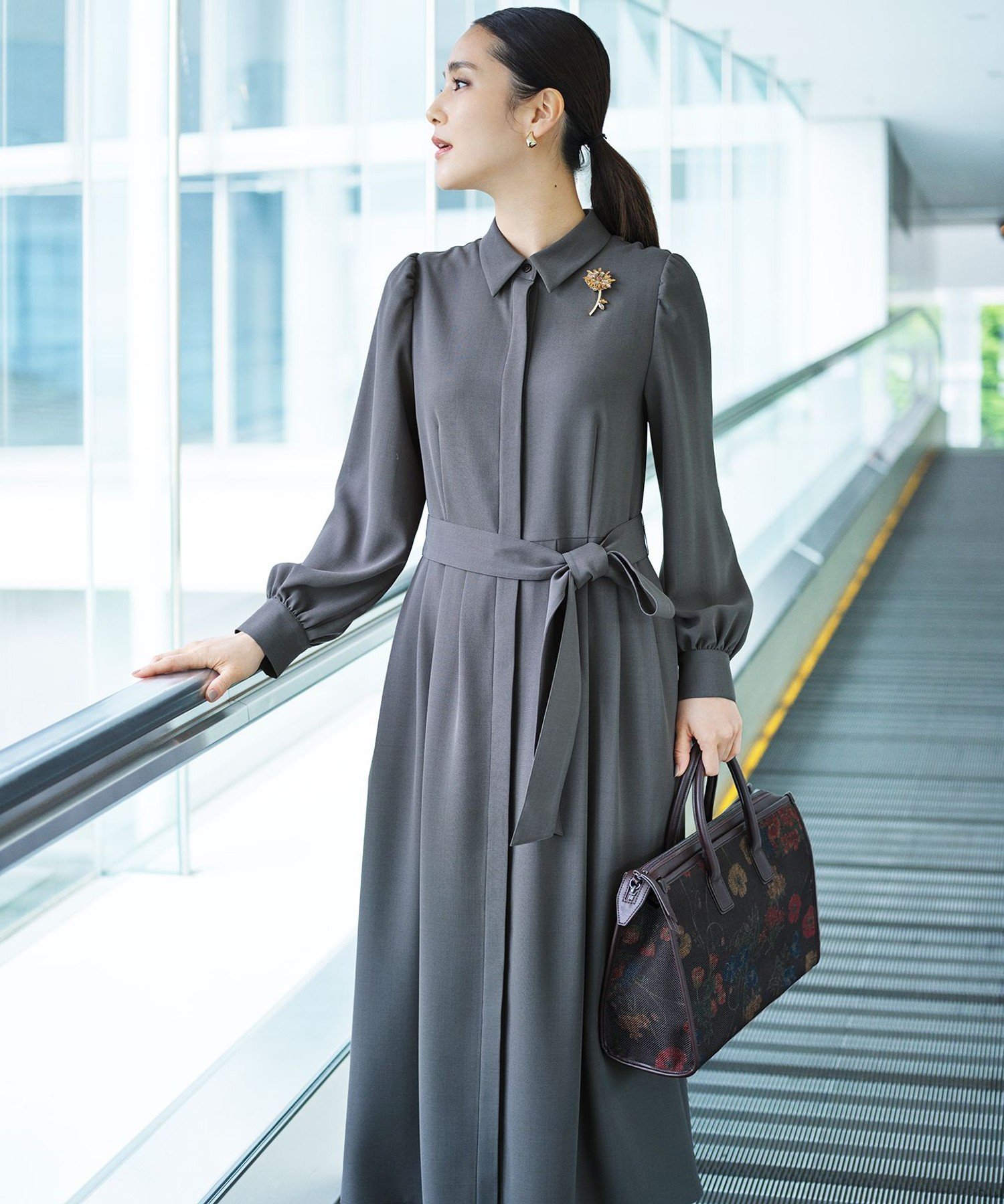 自由区 L 【17号サイズまで展開・カタログ掲載・ベルト付き】ツイストワルツツイルシャツ ワンピース ジユウク ワンピース・ドレス シャツワンピース ベージュ グレー【送料無料】 stylife-15824312 Rakuten Fashion サンプル画像3