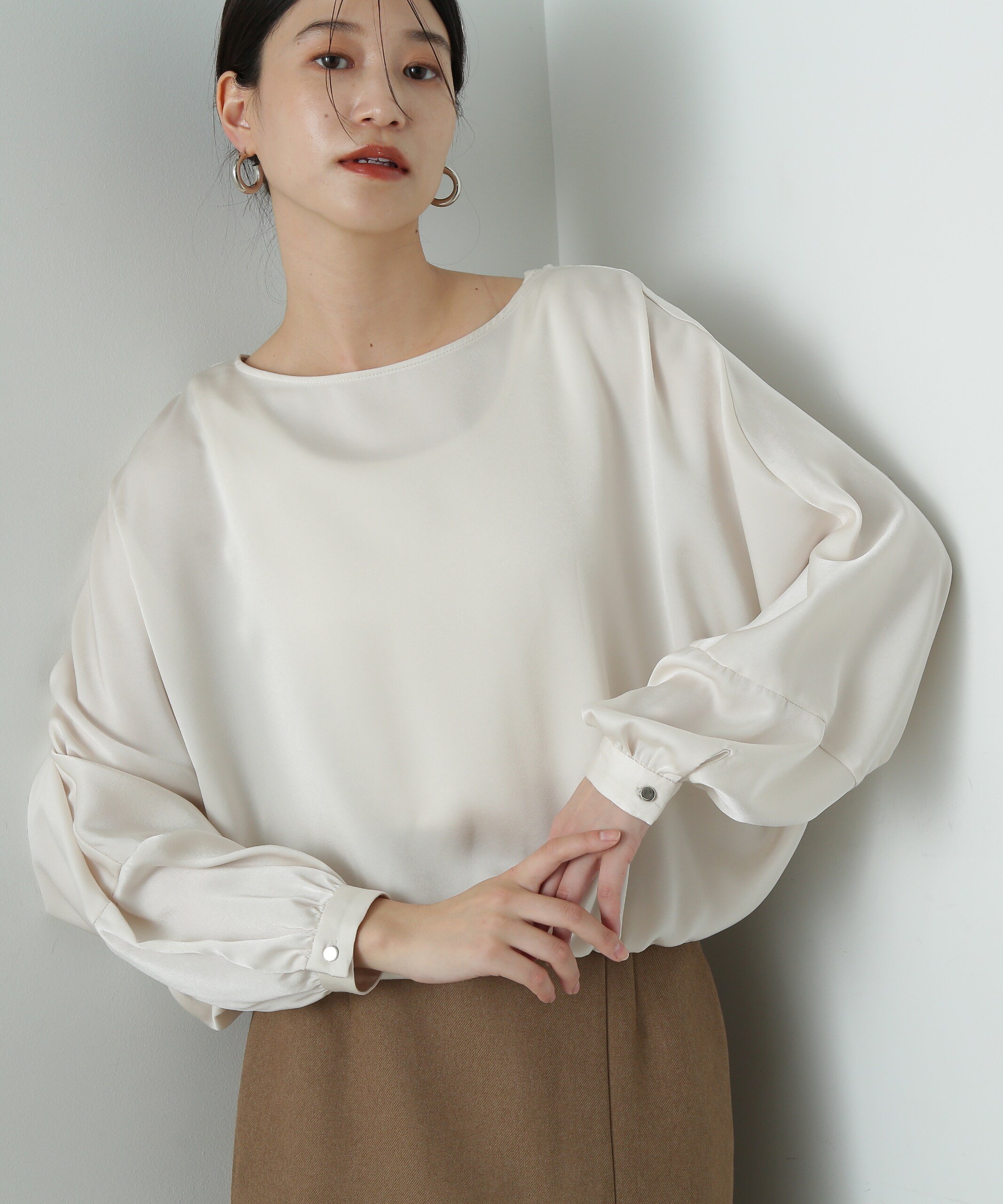 【SALE／50%OFF】N. Natural Beauty Basic サテンドルマンブラウス エヌ ナチュラルビューティーベーシック* トップス シャツ・ブラウス ホワイト ネイビー ブルー【送料無料】のサムネイル