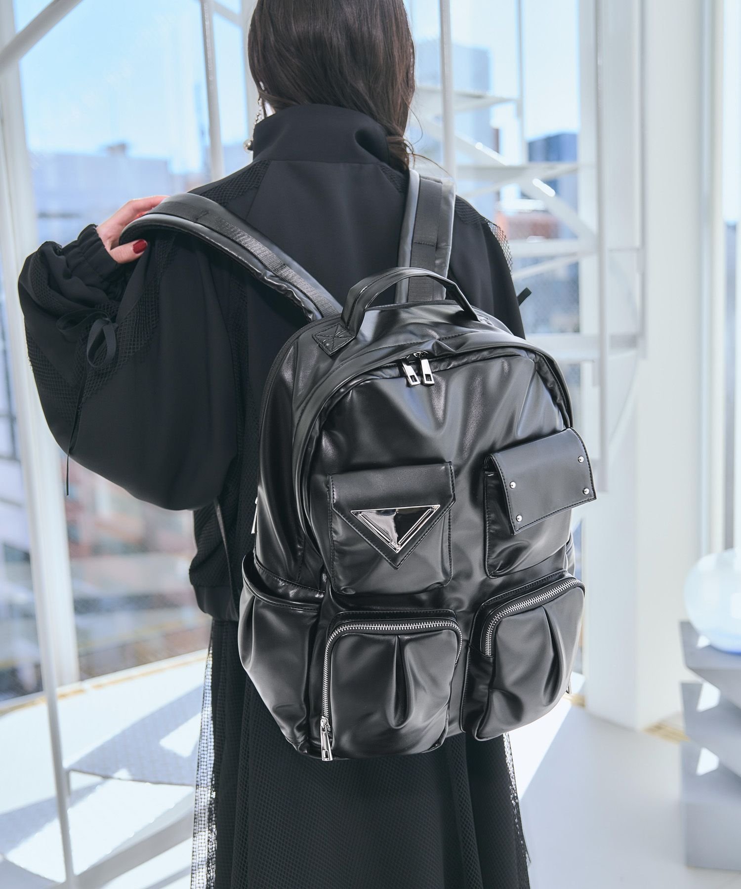 HARE プレートポケットデザインリュック ハ...の紹介画像3