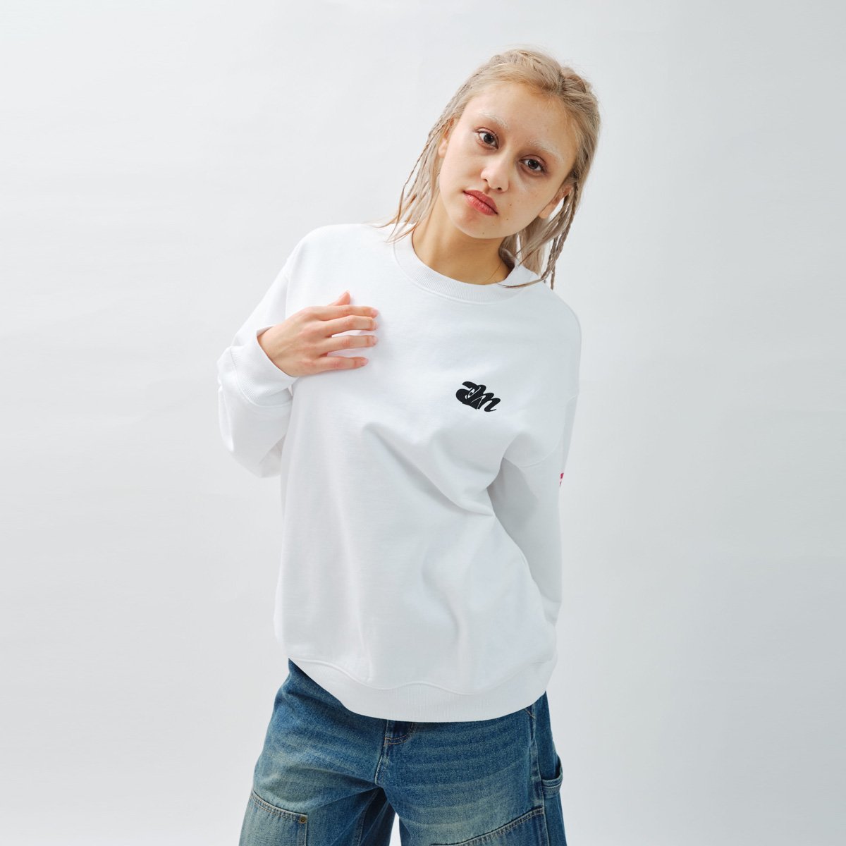 atmos pink atmos pink x MONICHIKI HOUSE ATMONI CHICKEN SW TOPS WHITE アトモス トップス スウェット・トレーナー ホワイト【送料無料】