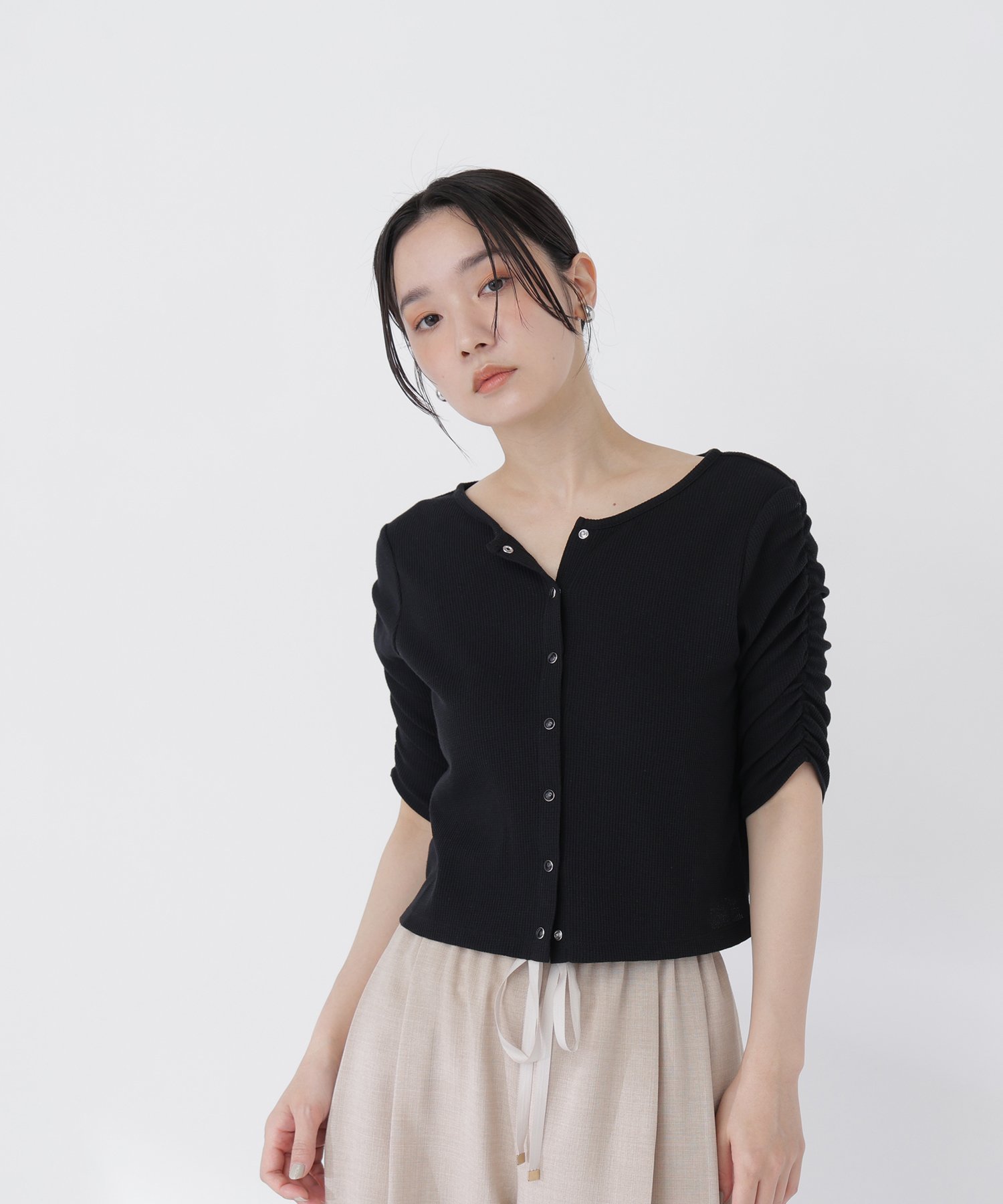 NATURAL BEAUTY BASIC 前後2WAYカーディガン ナチュラルビューティベーシック トップス カットソー・Tシャツ ブラック レッド
