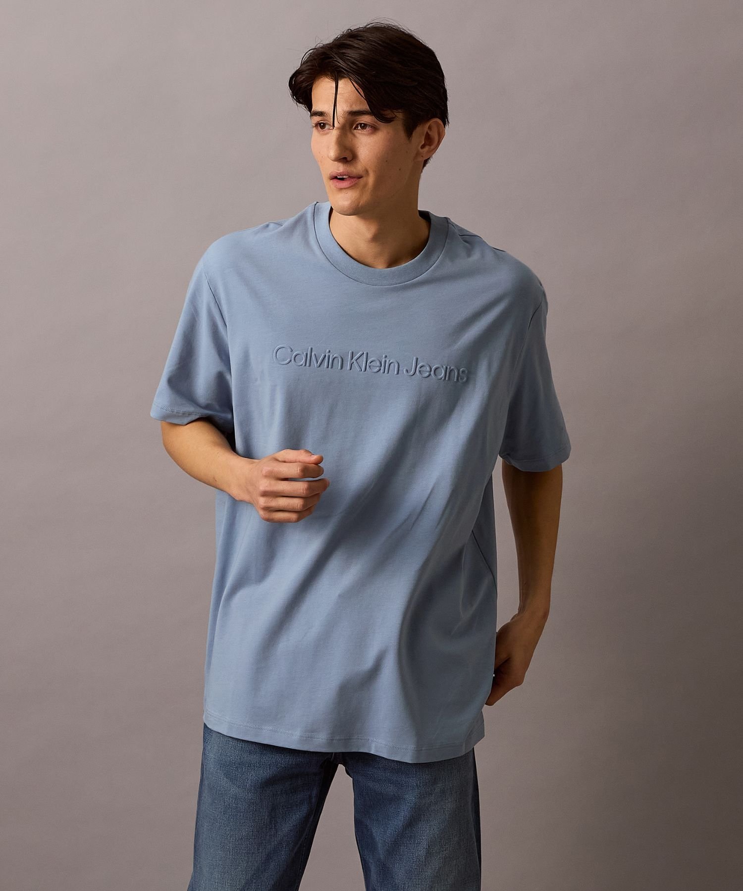 (U)【公式ショップ】 カルバンクライン インスティテューショナル エンボスロゴ レギュラーTシャツ Calvin Klein Jeans 4RAB803 カルバン・クライン トップス カットソー・Tシャツ ブルー