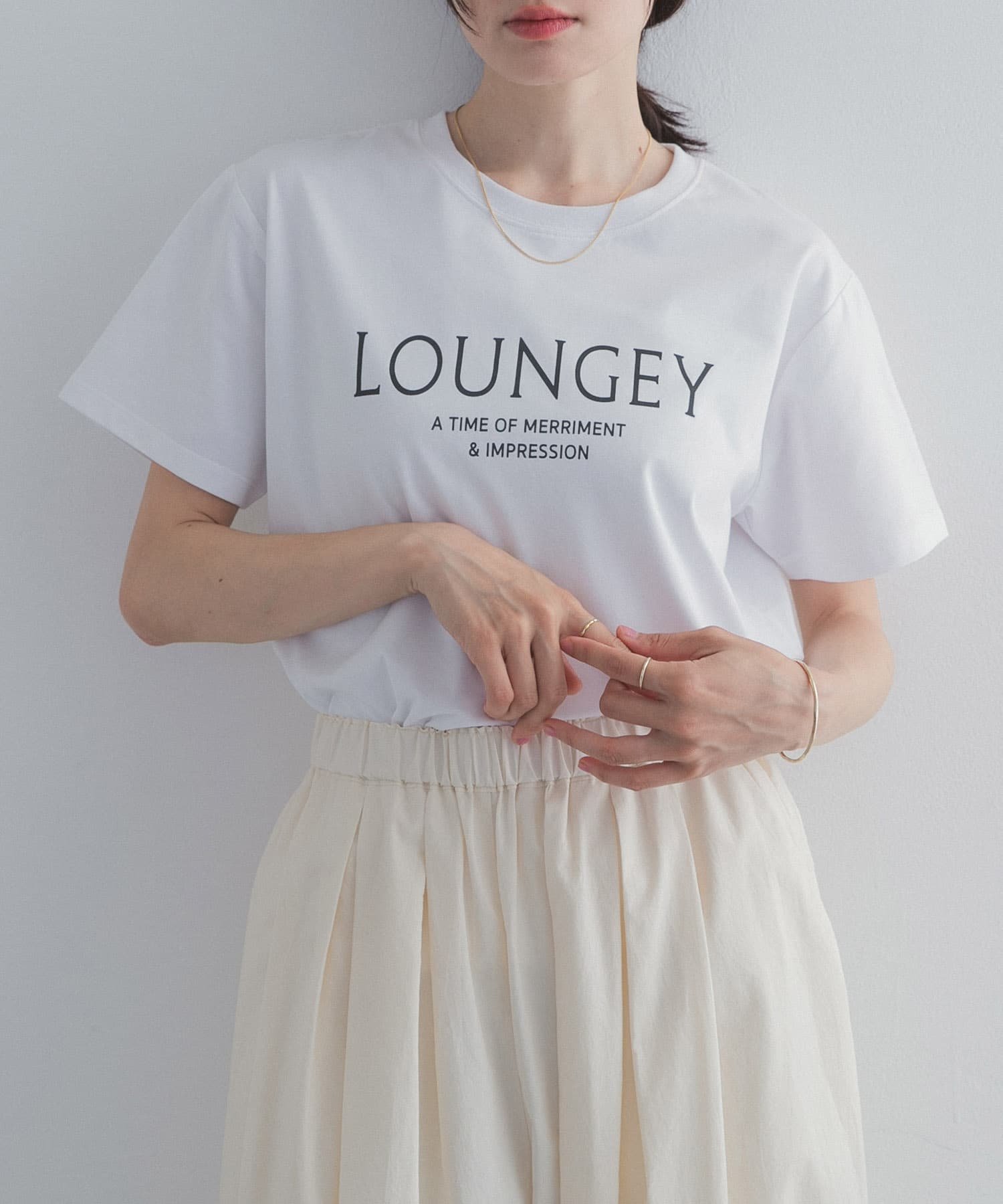 【SALE／40%OFF】URBAN RESEARCH DOORS ロゴプリントTシャツ アーバンリサーチドアーズ トップス カットソー・Tシャツ ネイビー ホワイト
