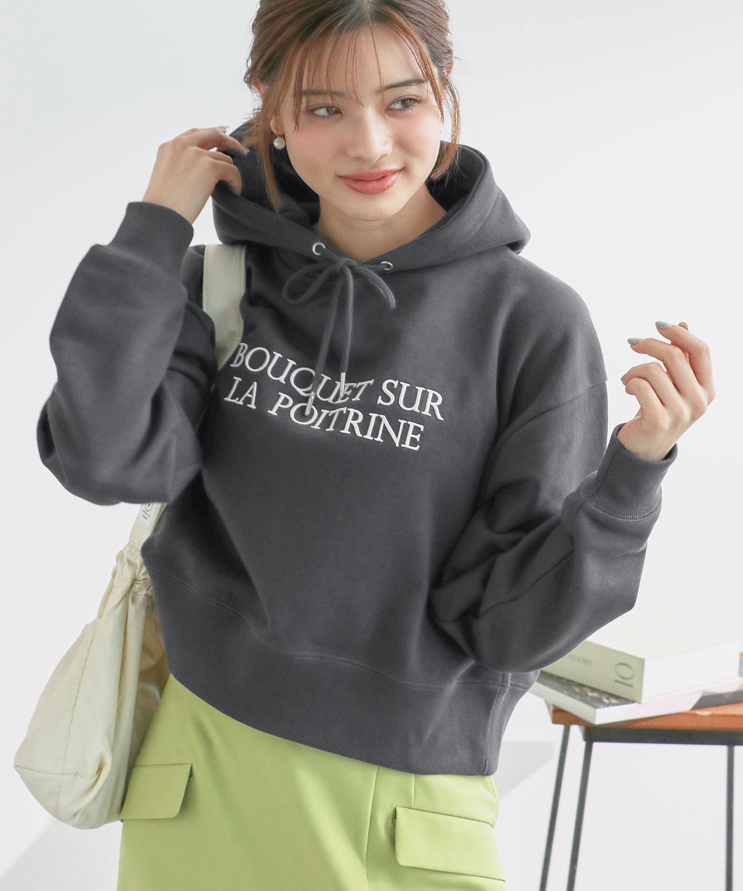 ROPE' PICNIC ロゴ刺繍クロップド裏毛フーディー ロペピクニック トップス パーカー・フーディー グレー ホワイト ピンク【送料無料】のサムネイル
