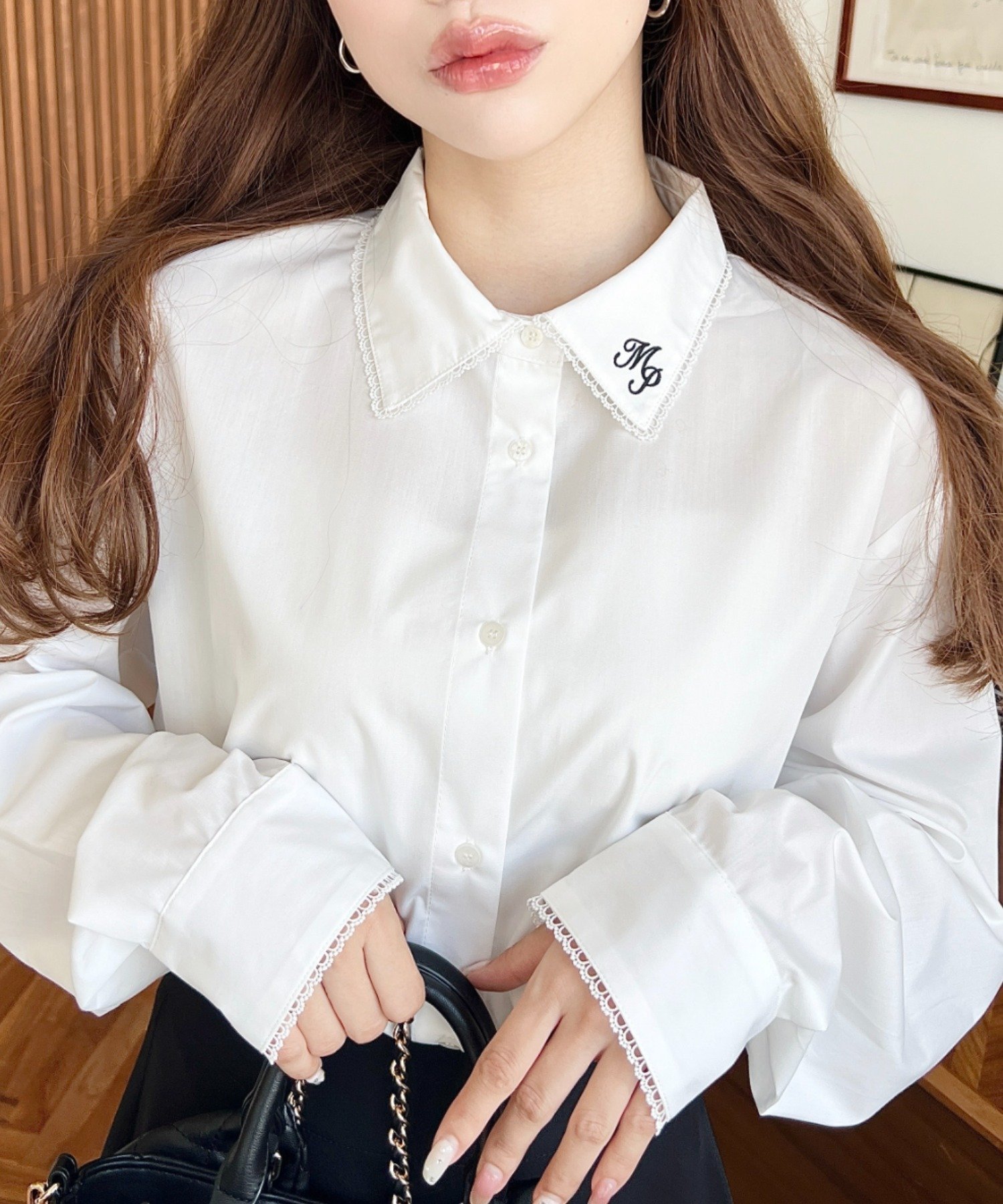 moment+ 衿ワンポイント刺繍ピコレース長袖ブラウス モーメントプラス トップス シャツ・ブラウス ブラ..