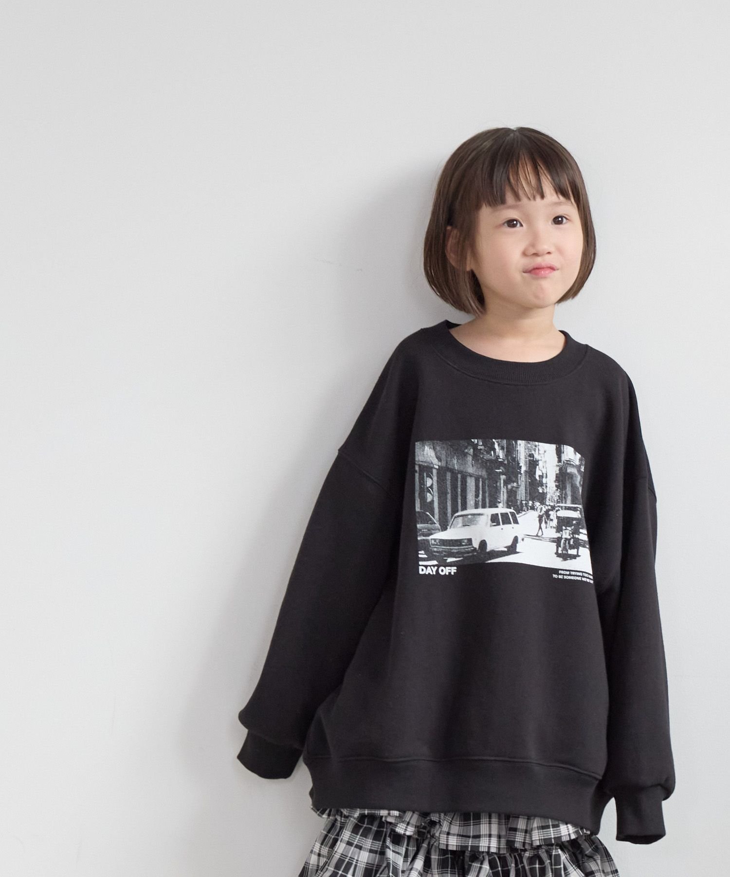 LOWRYS FARM フォトウラケプルオーバー ローリーズファーム トップス スウェット・トレーナー ブラック ホワイト ブルーのサムネイル