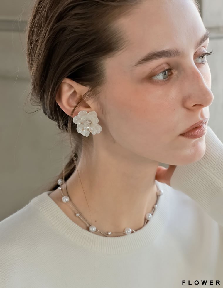 MEISM パールホワイトフラワーモチーフピアス リエディ アクセサリー・腕時計 ピアス【送料無料】 stylife-15606451 Rakuten Fashion サンプル画像3