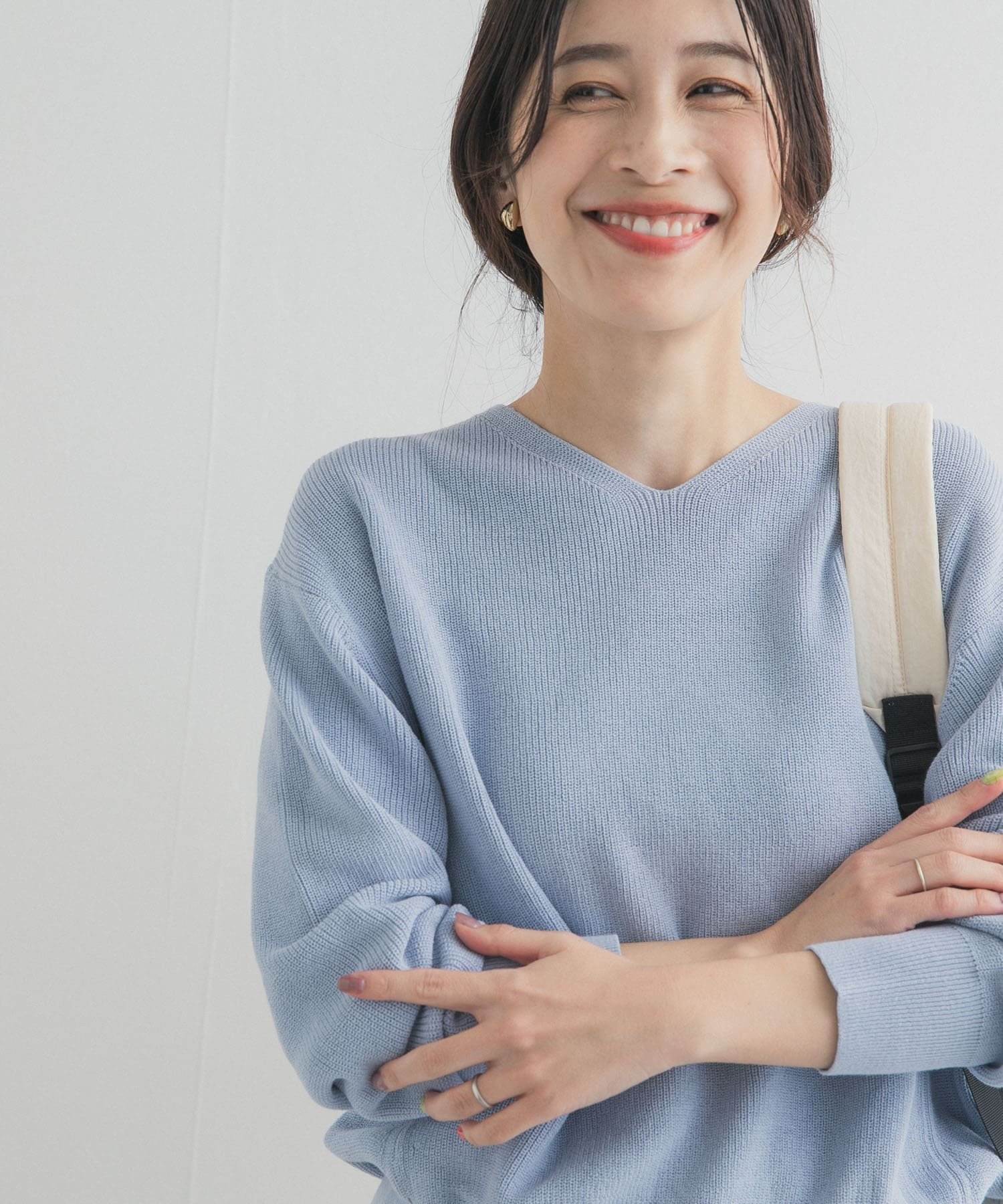 【SALE／30%OFF】URBAN RESEARCH DOORS コットン畦Vネックニット アーバンリサーチドアーズ トップス ニット ホワイト ピンク【送料無料】