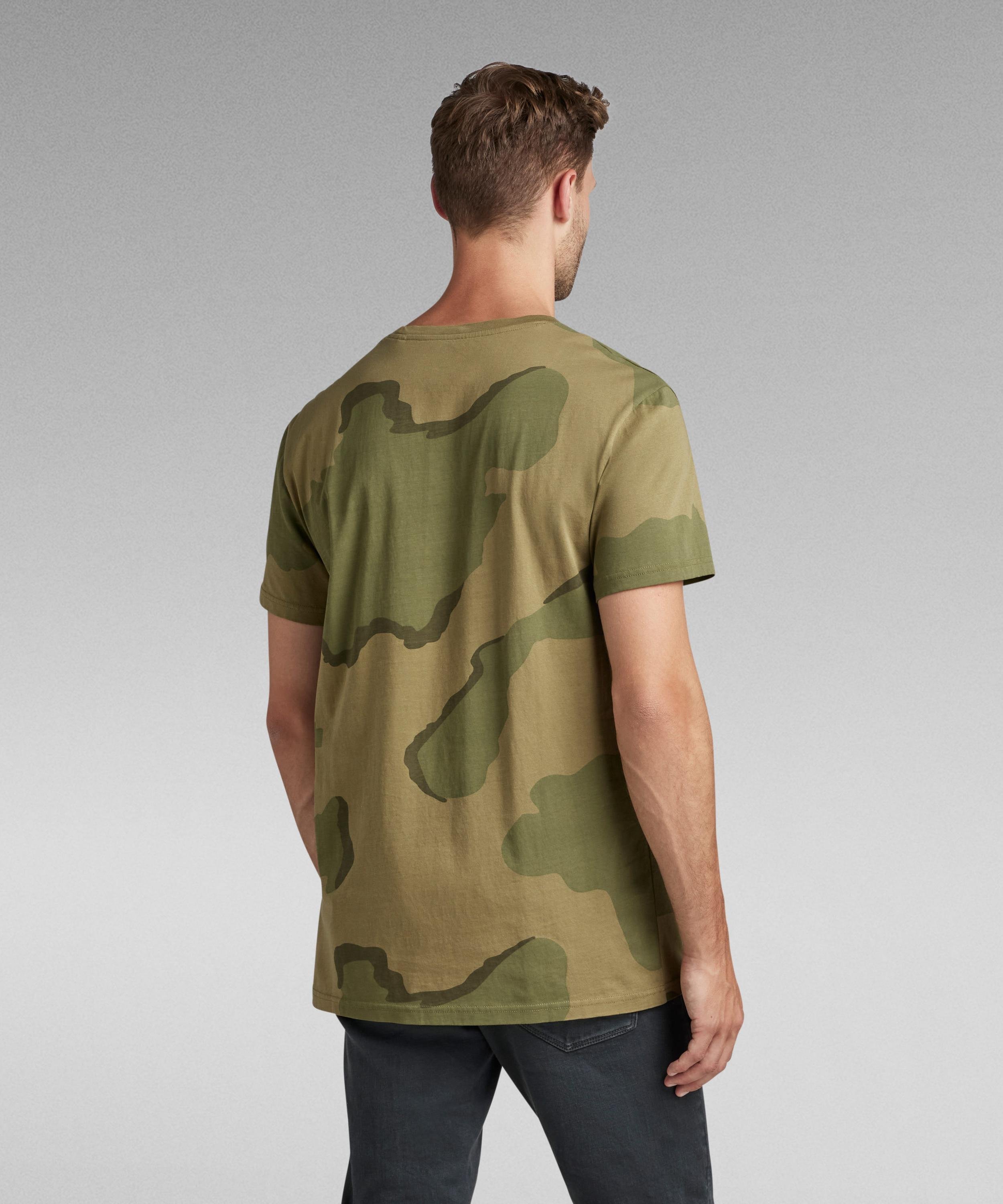 【公式ショップ】DESERT CAMO T-SHIRT/デザートカモ柄T ジースターロゥ トップス カットソー・Tシャツ カーキグリーン