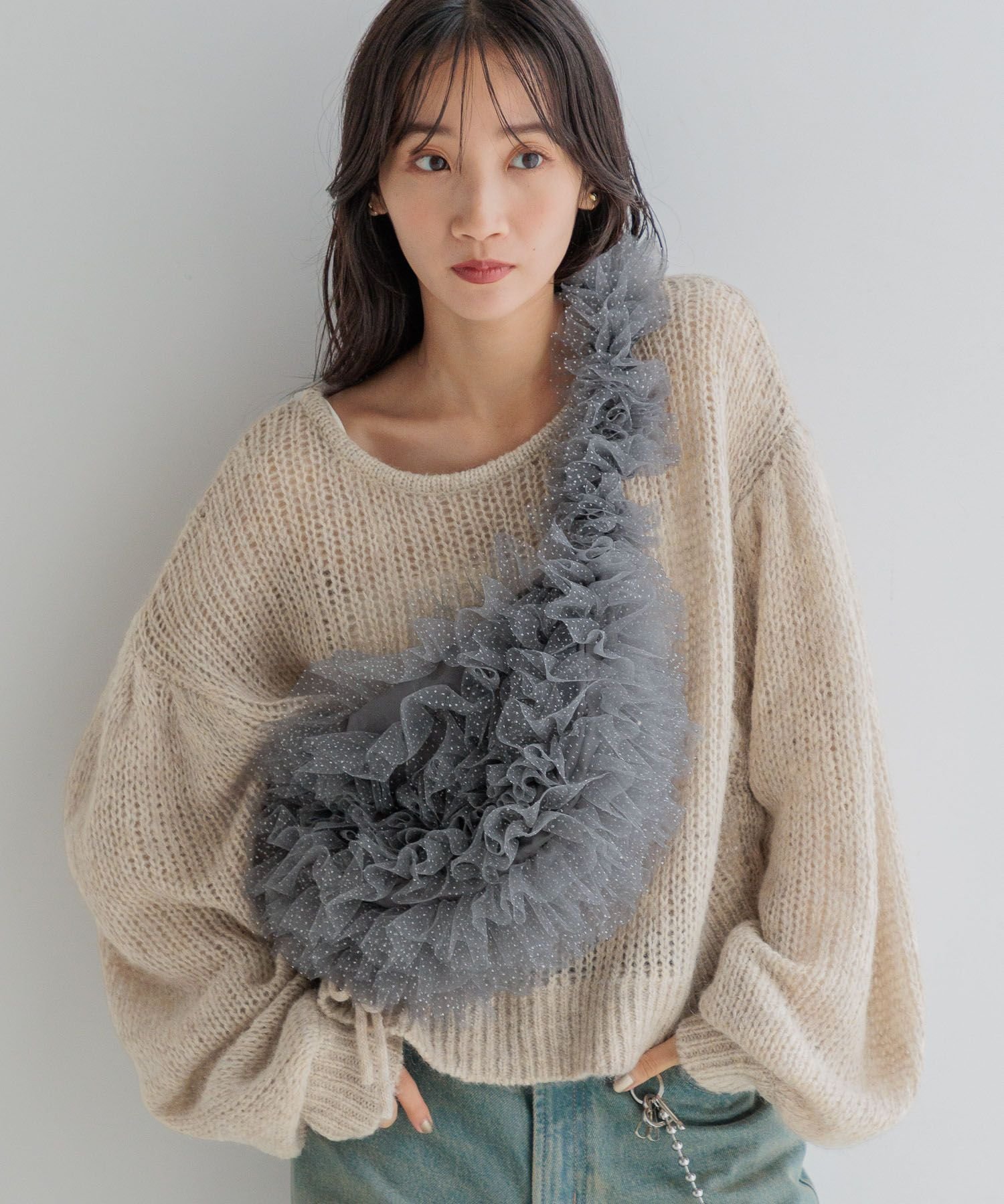 【SALE／68%OFF】LOWRYS FARM チュールフリルショルダーBAG ローリーズファーム バッグ ショルダーバッグ グレー ブラックのサムネイル