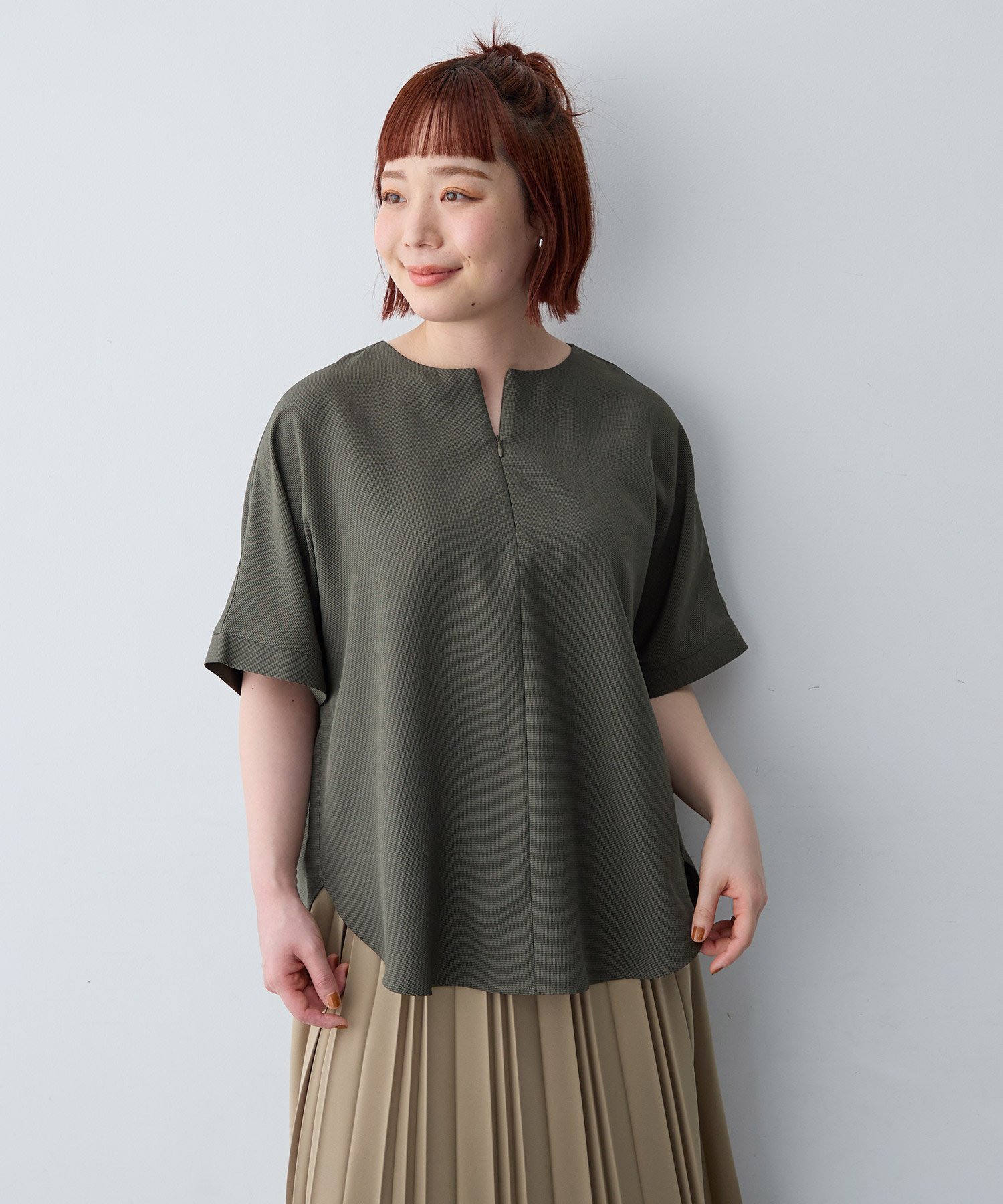 cross marche 【anyfee/大きいサイズ】リネン調ジップ付Tブラウス《接触冷感 ・UVカット・イージーケア 》(2026SS) クロスマルシェ トップス シャツ・ブラウス ブルー グレー ベージュ【送料無料】