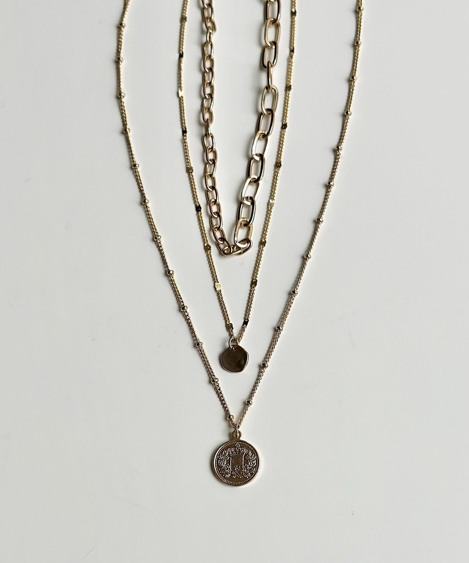 Thevon. 【heilly】3連チェーンネックレス ゼヴォン アクセサリー・腕時計 リング・指輪 ゴールド