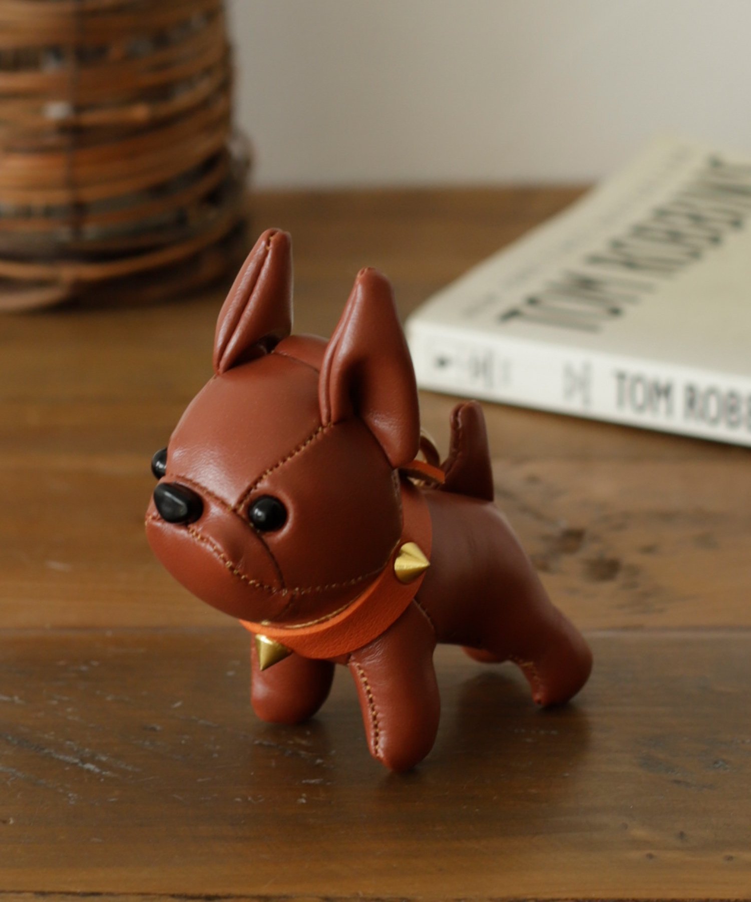 【SALE／34%OFF】aroco フレンチブルドッグバッグチャーム キーホルダー ぬいぐるみ 犬 大きめ ヴィータフェリーチェ ファッション雑貨 チャーム・キーチェーン ゴールド ブラウン ブラック ホワイト シルバー
