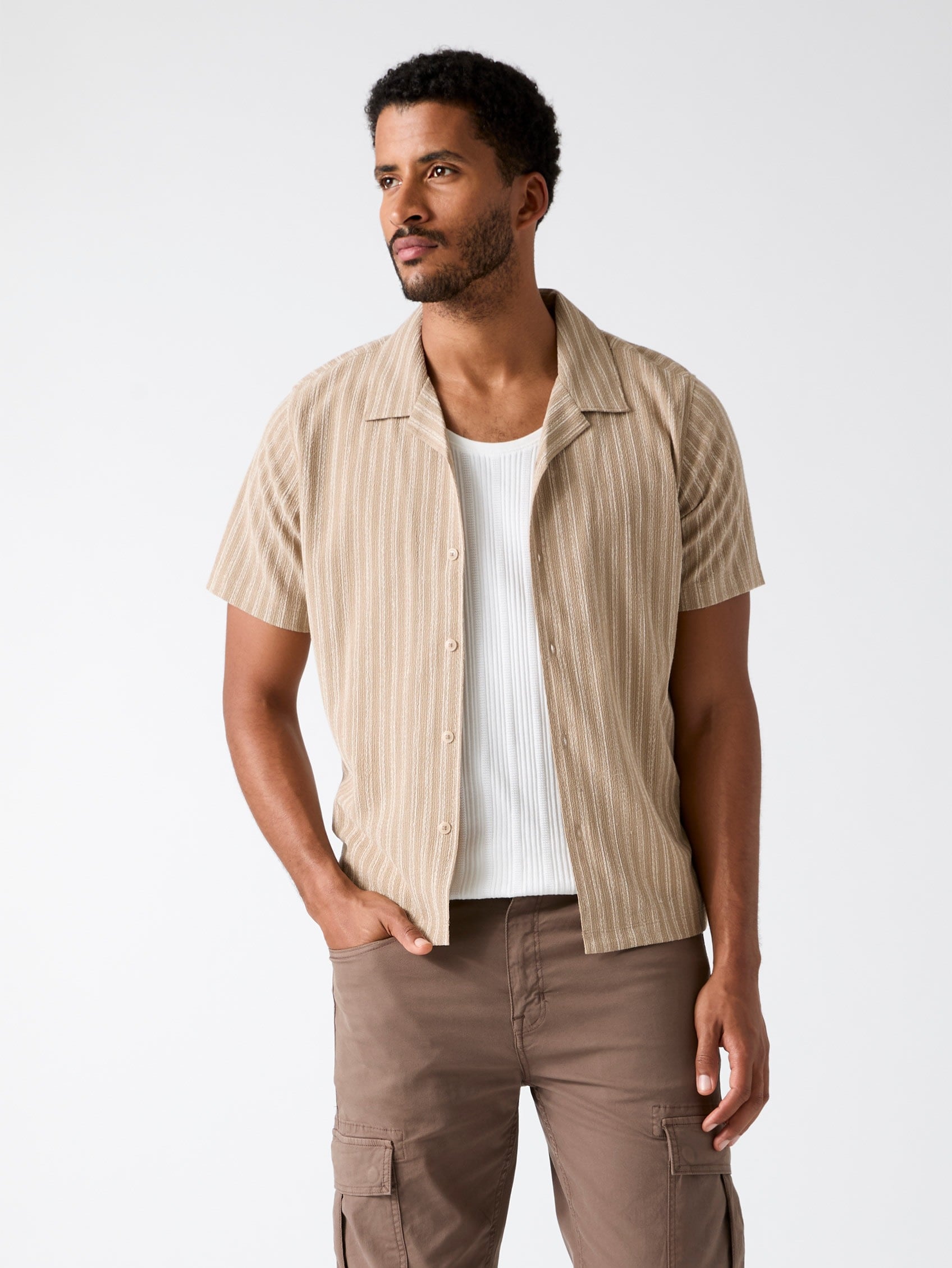 GUESS/(M)RESORT Textured Shirt ゲス トップス シャツ・ブラウス ベージュ
