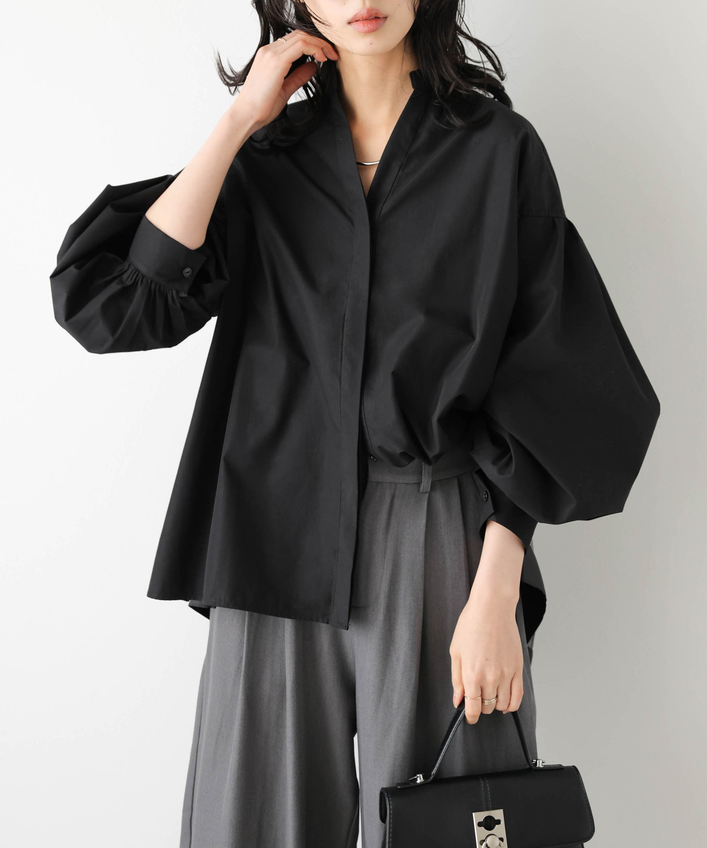 La-gemme バックギャザーチュールシャツ ラジュール トップス シャツ・ブラウス ブラック ホワイト