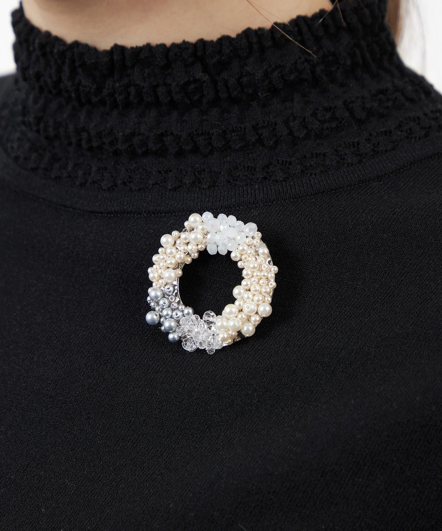 【SALE／28%OFF】AMACA サークルパールブローチ アマカ アクセサリー・腕時計 ブローチ・コサージュ・バッジ ホワイト【送料無料】