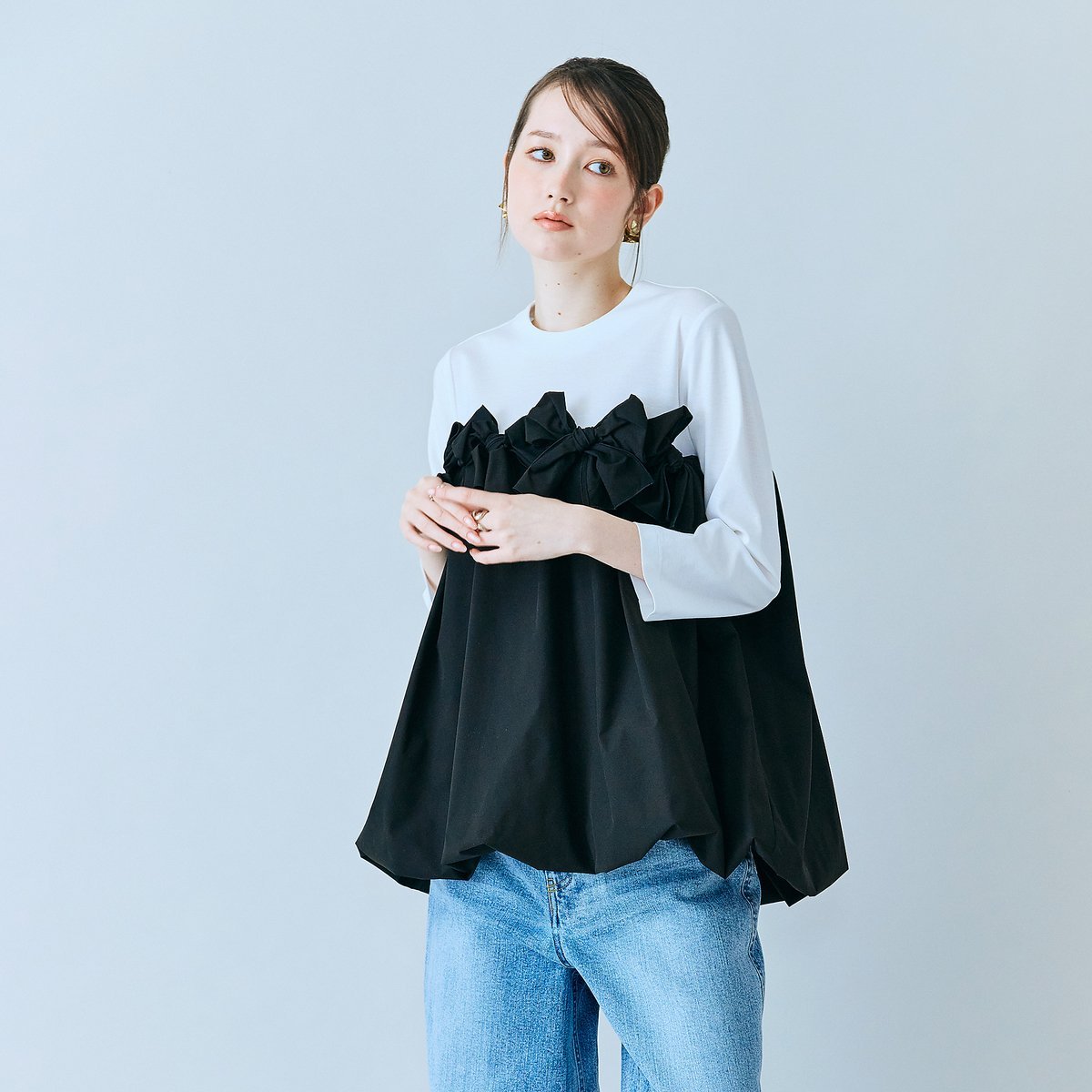 リボンモチーフ付き異素材カットソー ローズティアラ トップス カットソー・Tシャツ ホワイト ブラック