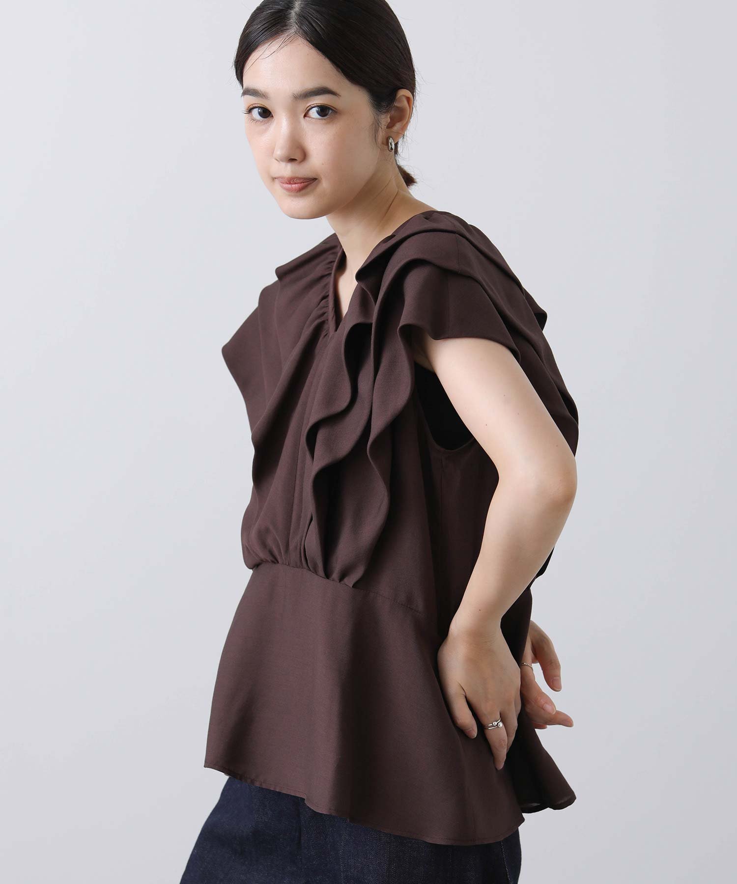 【SALE／60%OFF】Gready Brilliant シアーVネックティアードブラウス グレディブリリアン トップス シャツ・ブラウス ブラウン ホワイト【送料無料】のサムネイル