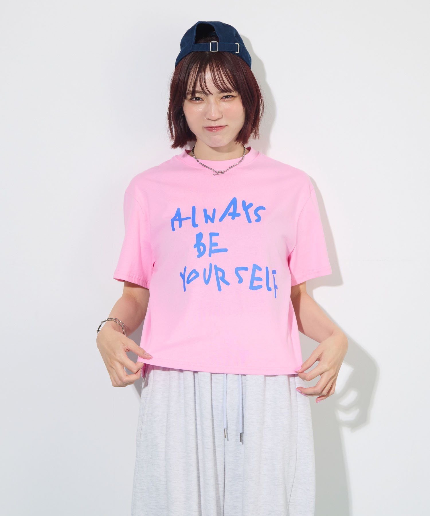 Futier Land 配色ロゴプリントTシャツ フューティアランド トップス カットソー・Tシャツ グレー イエロー ピンク