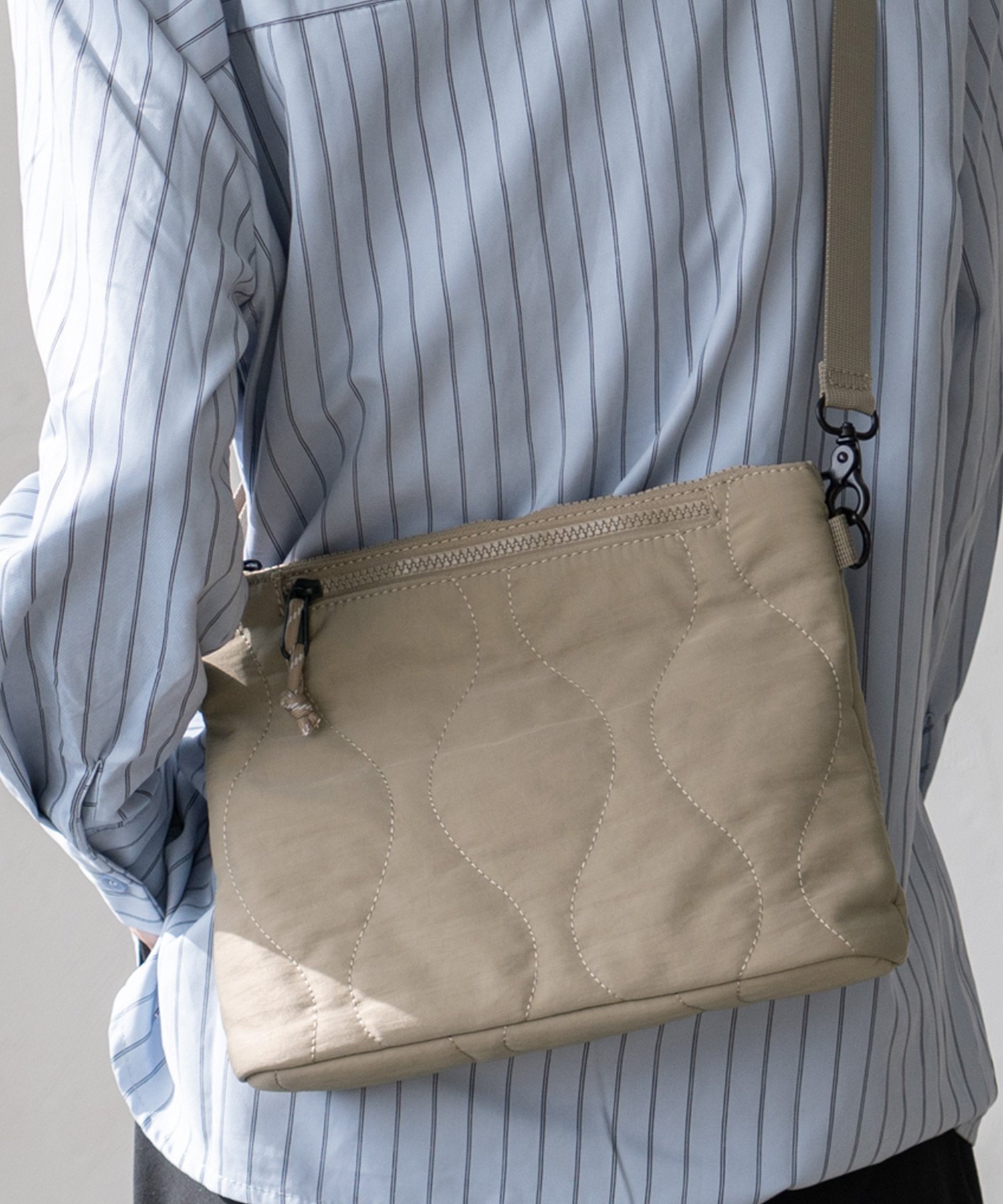 【SALE／42%OFF】Depral キルティングショルダーバッグ レディース 斜め掛け 軽量 小さめ ミニショルダー ヴィータフェリーチェ バッグ ショルダーバッグ ブラック ホワイト